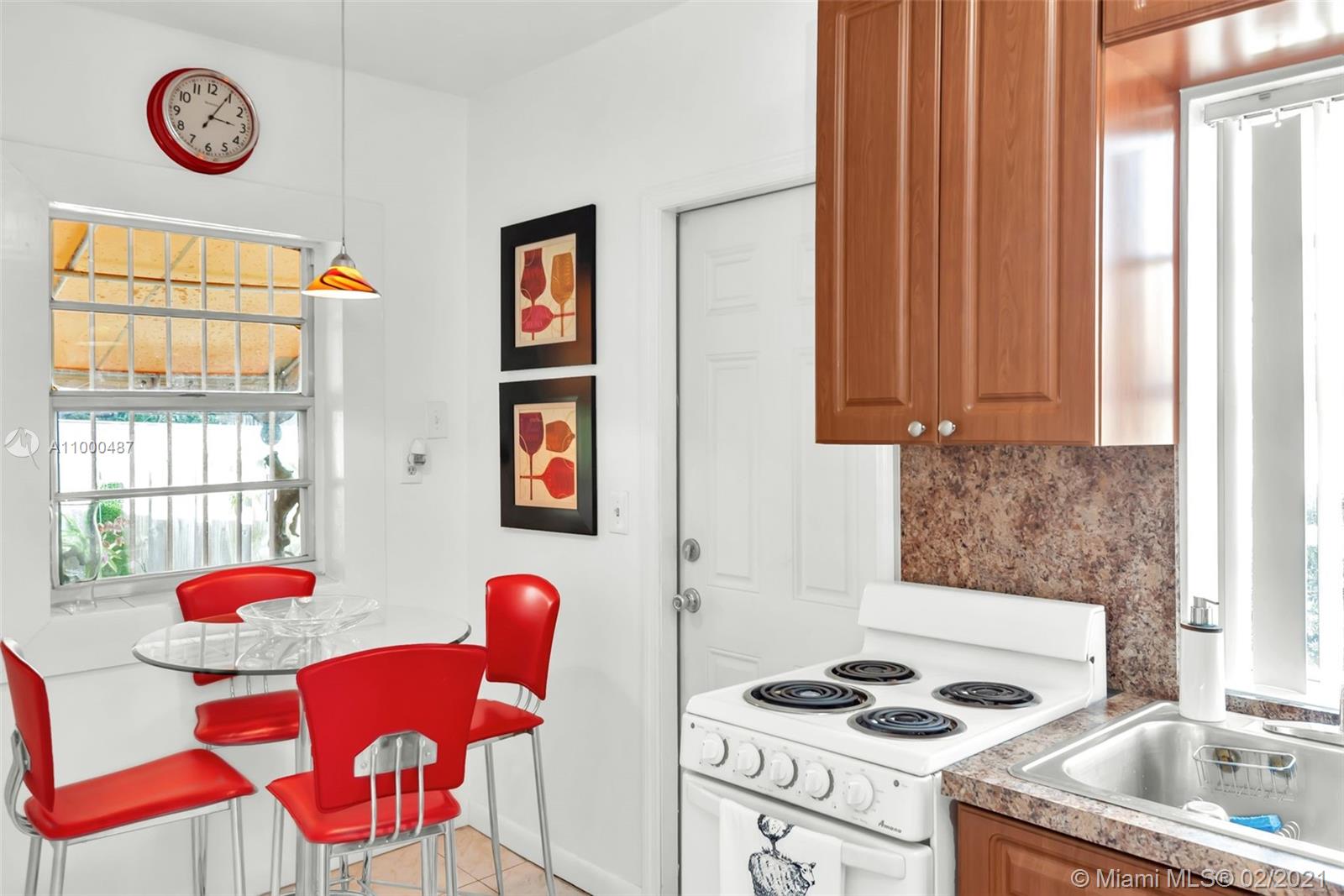 See details / 1475 sq. ft. $ 2021-02-17 0 Photo