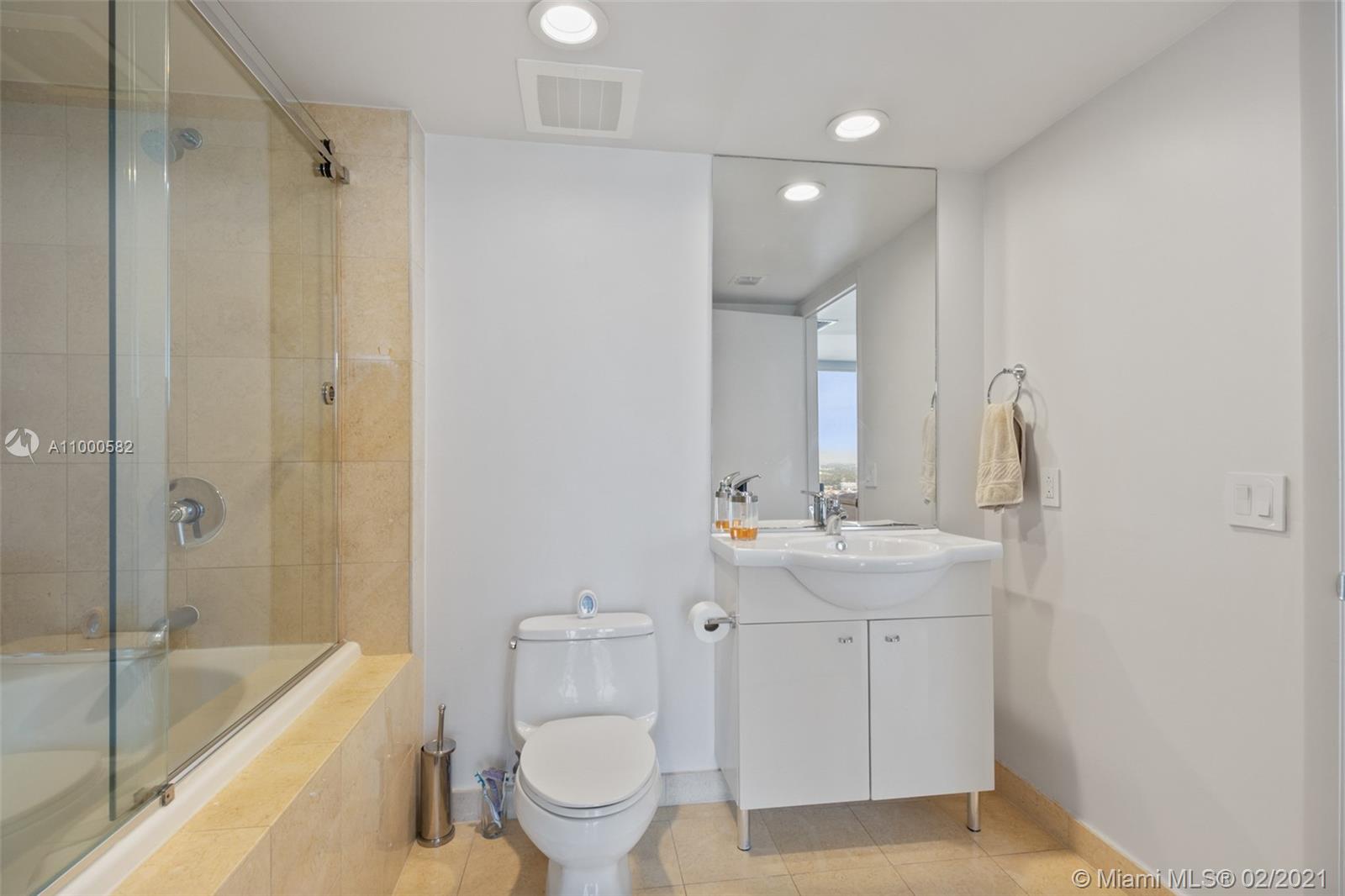 Ver detalles 4807 1 / 1 871 sq. ft. $ 2021-02-17 0 foto