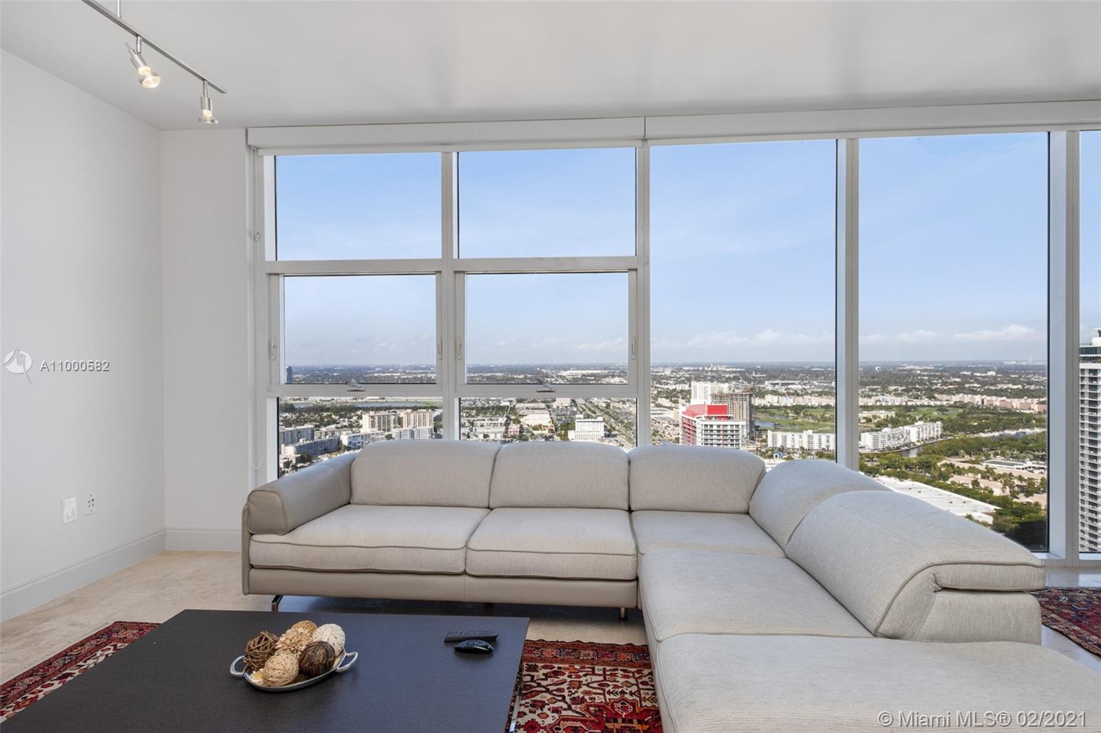 Ver detalles 4807 1 / 1 871 sq. ft. $ 2021-02-17 0 foto