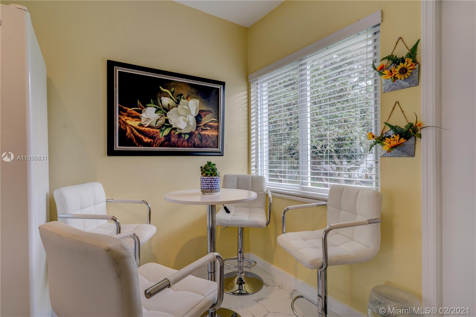 See details / 1613 sq. ft. $ 2021-02-17 0 Photo