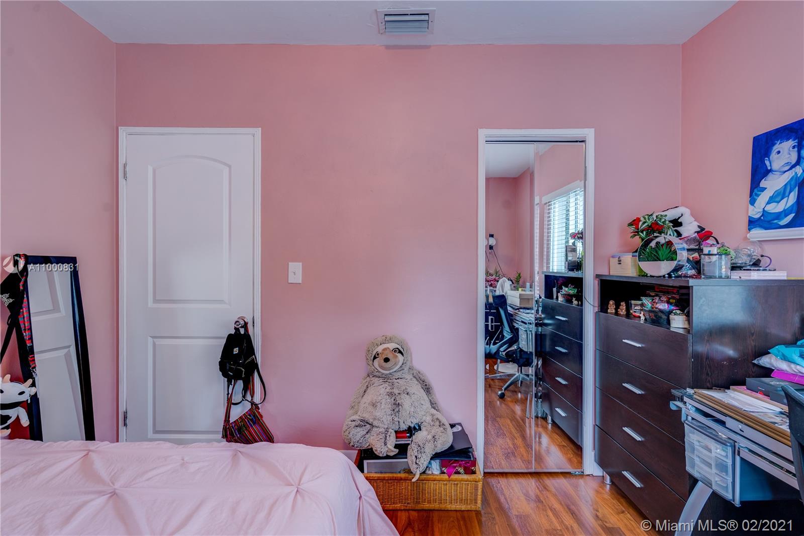See details / 1613 sq. ft. $ 2021-02-17 0 Photo