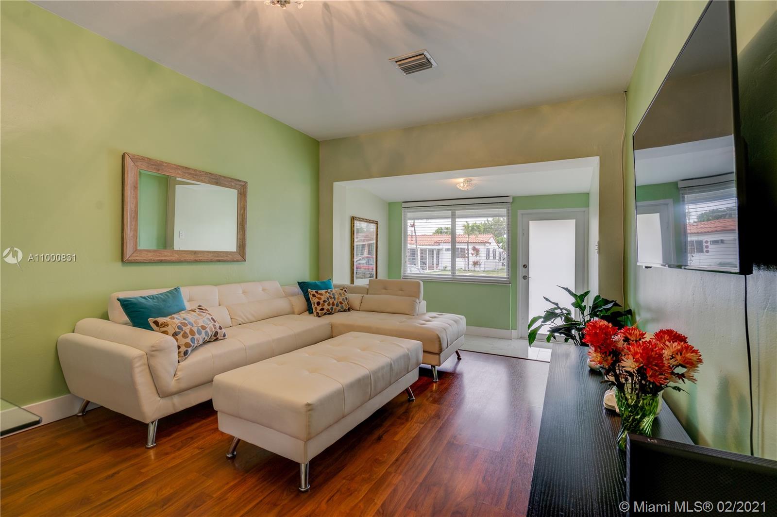 See details / 1613 sq. ft. $ 2021-02-17 0 Photo