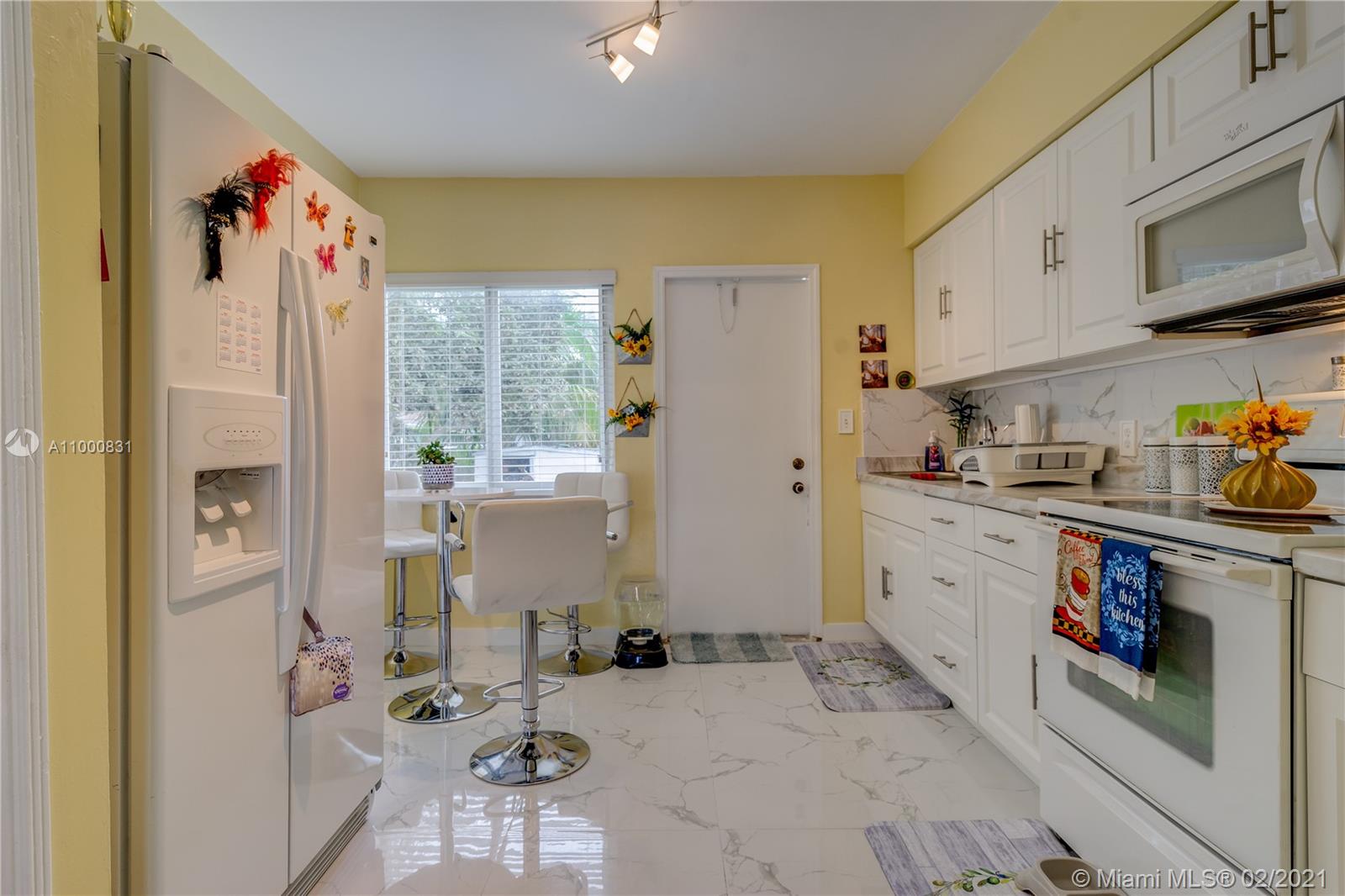 See details / 1613 sq. ft. $ 2021-02-17 0 Photo