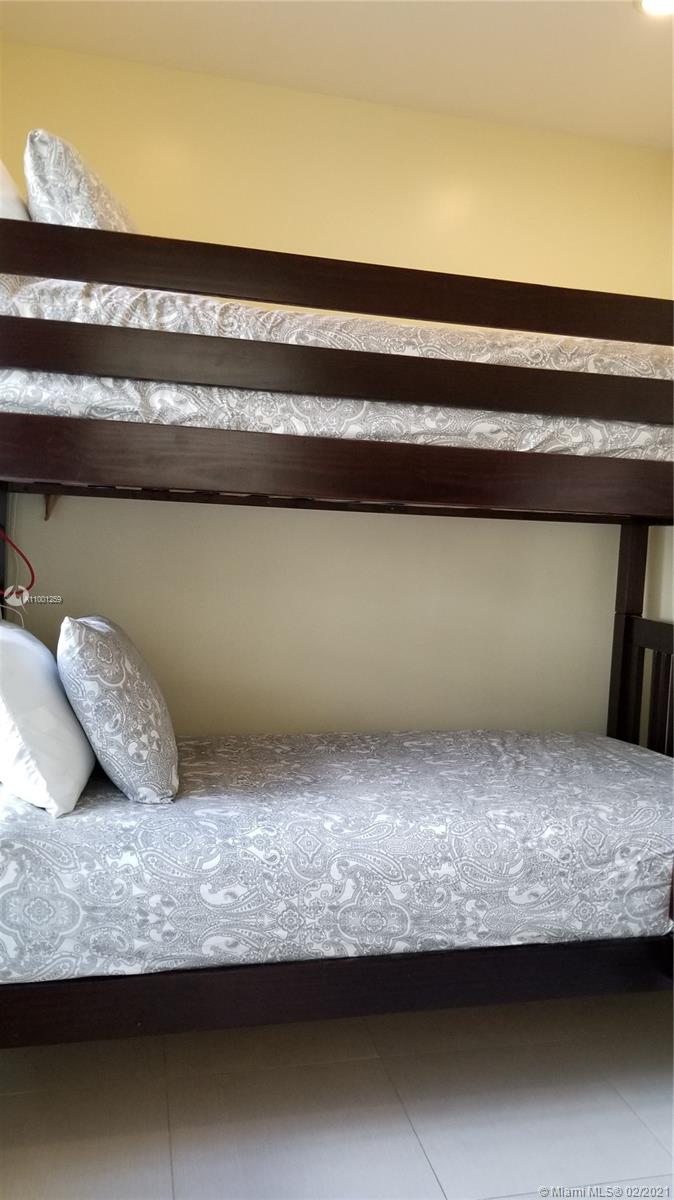See details / 2972 sq. ft. $ 2021-02-18 0 Photo