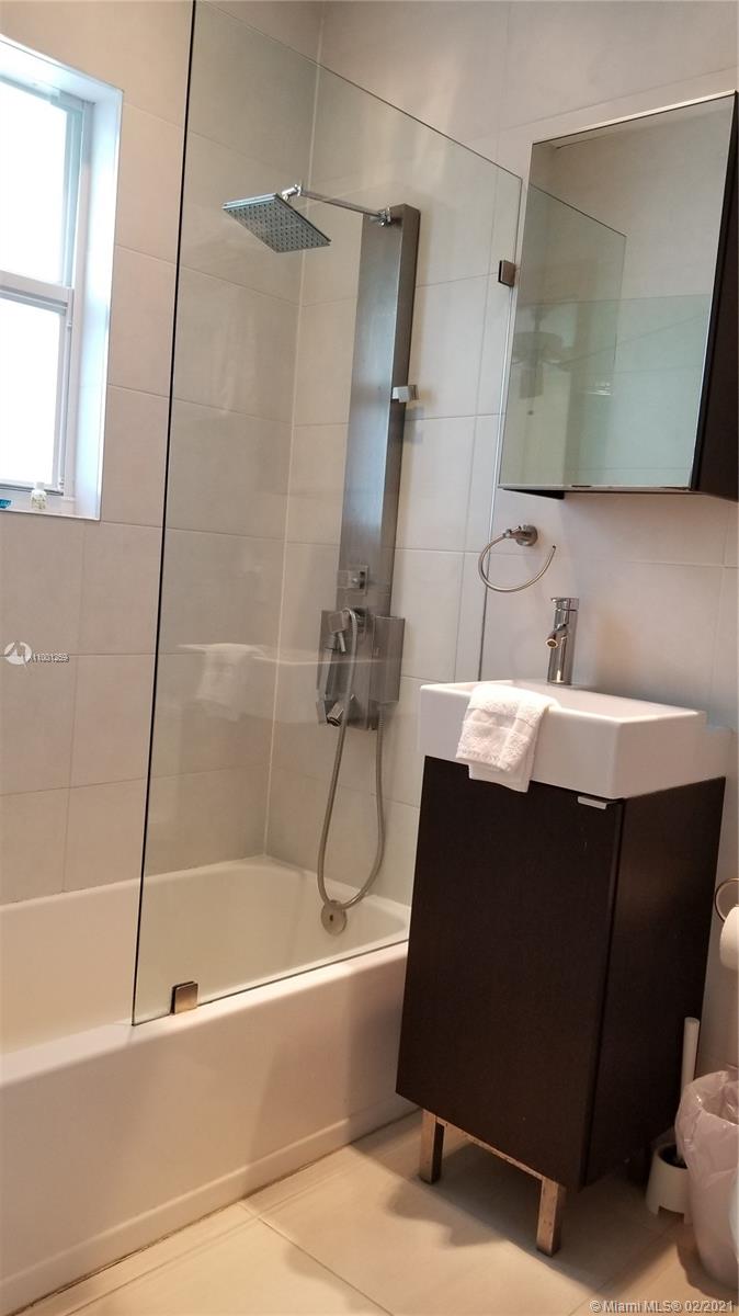 See details / 2972 sq. ft. $ 2021-02-18 0 Photo