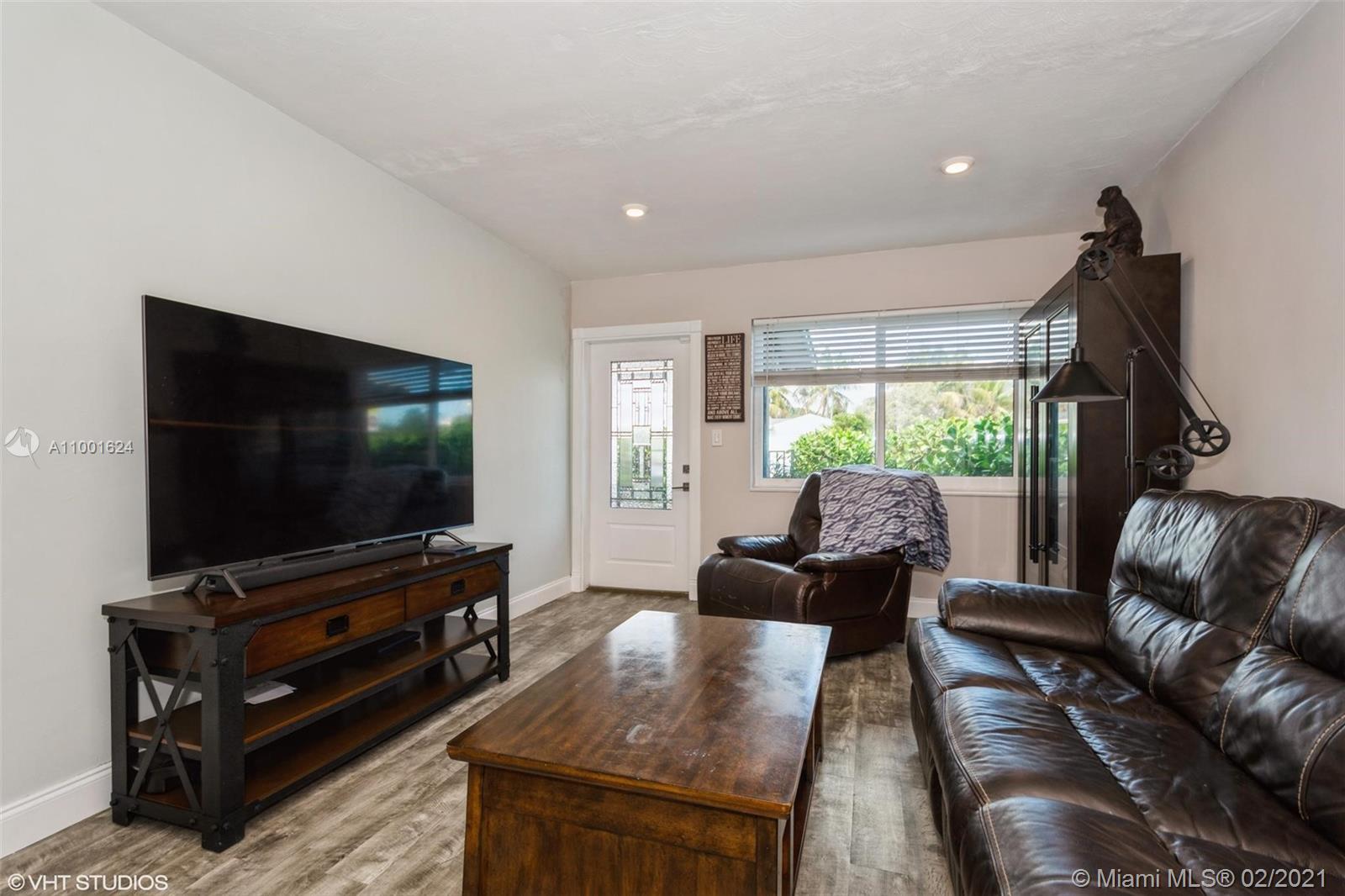 See details / 1569 sq. ft. $ 2021-02-19 0 Photo