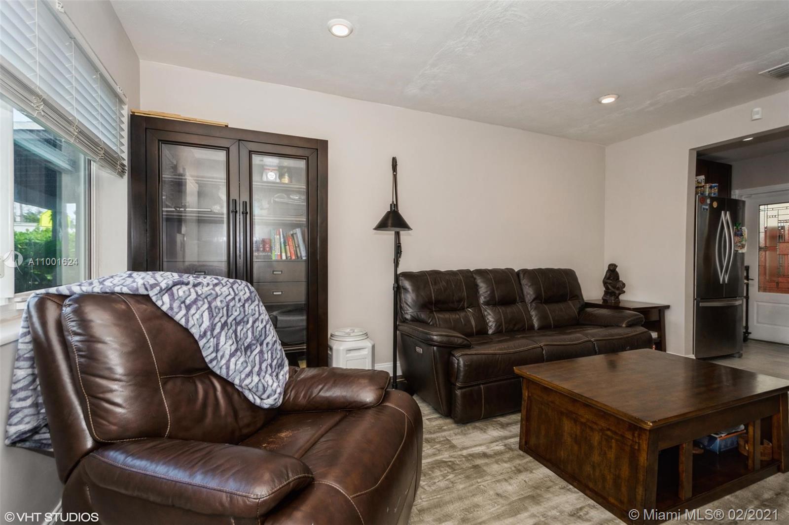 See details / 1569 sq. ft. $ 2021-02-19 0 Photo
