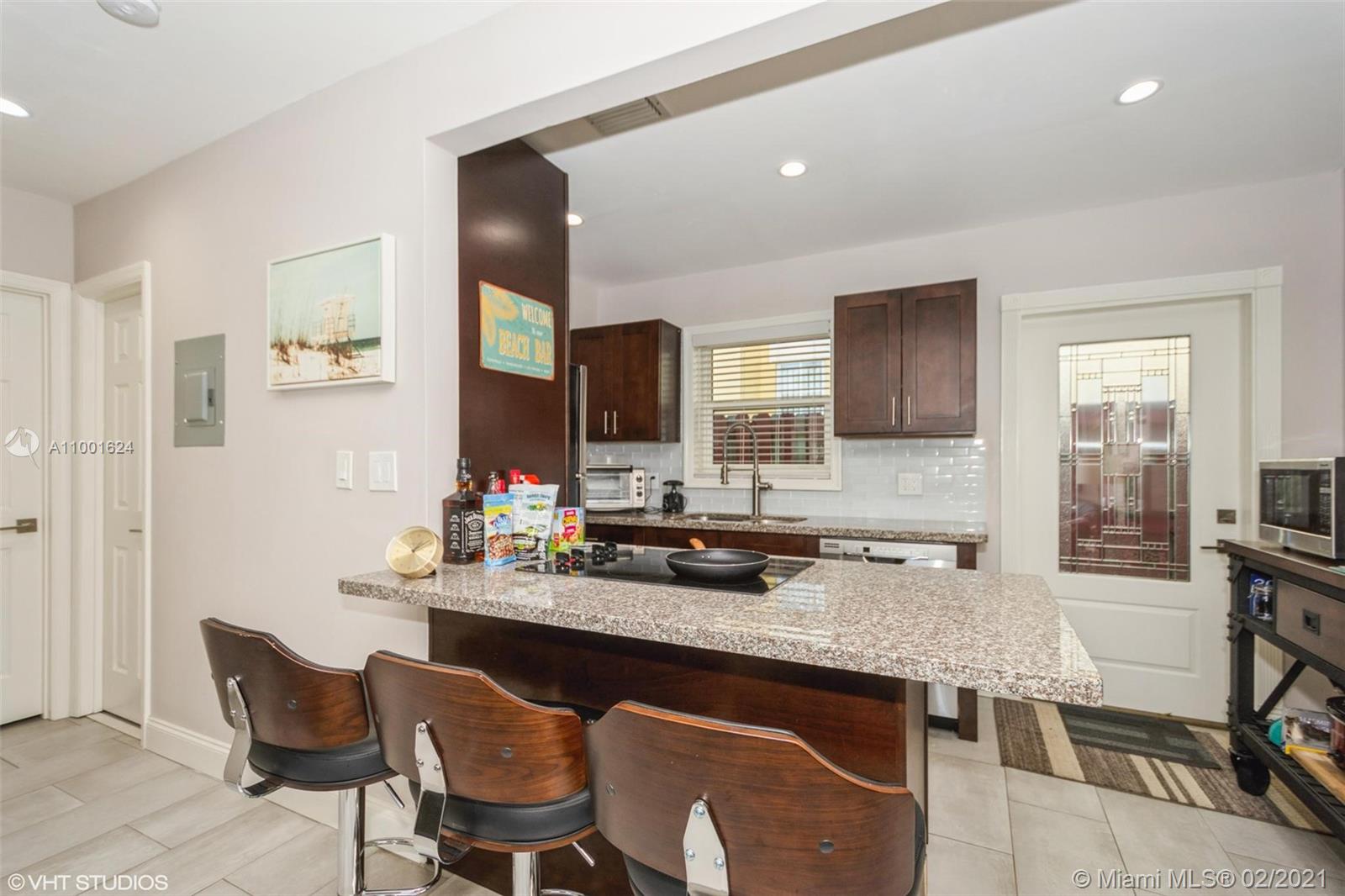 See details / 1569 sq. ft. $ 2021-02-19 0 Photo