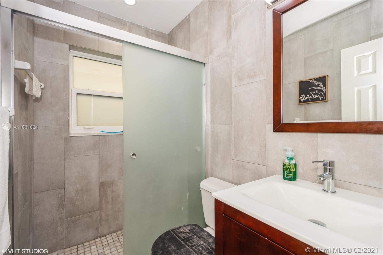 See details / 1569 sq. ft. $ 2021-02-19 0 Photo