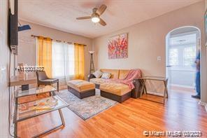 See details / 1272 sq. ft. $ 2021-03-30 0 Photo