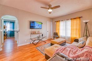 See details / 1272 sq. ft. $ 2021-03-30 0 Photo