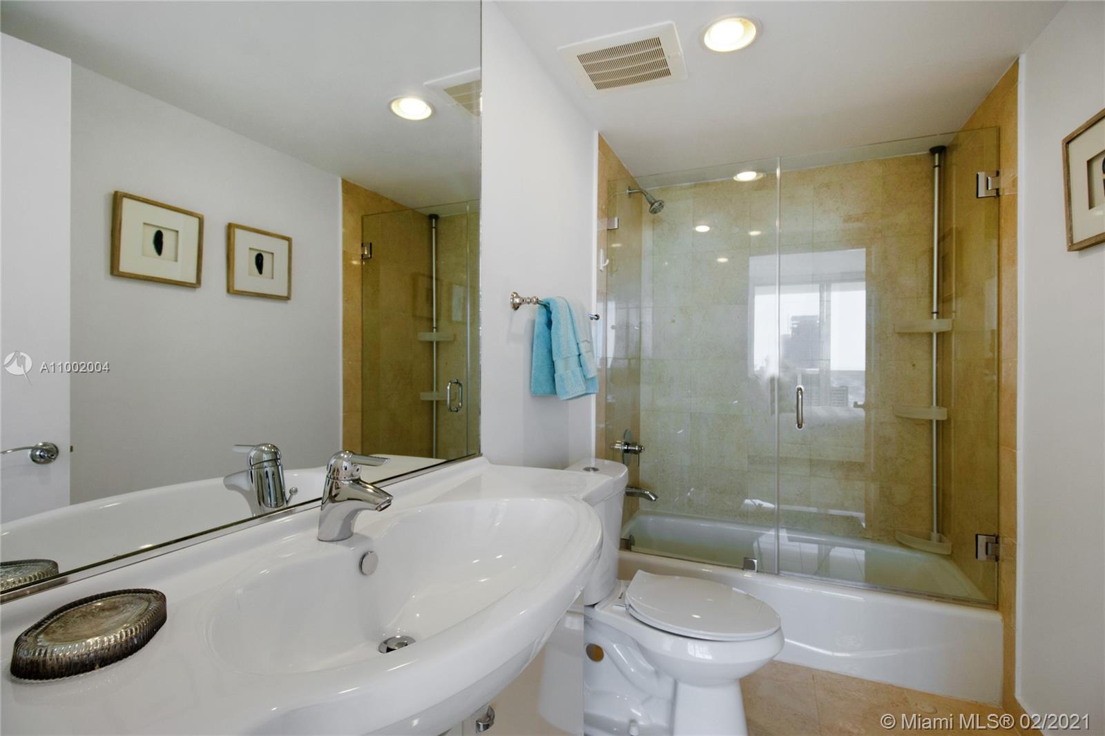 Ver detalles 3104 3 / 3 1675 sq. ft. $ 2021-02-19 0 foto