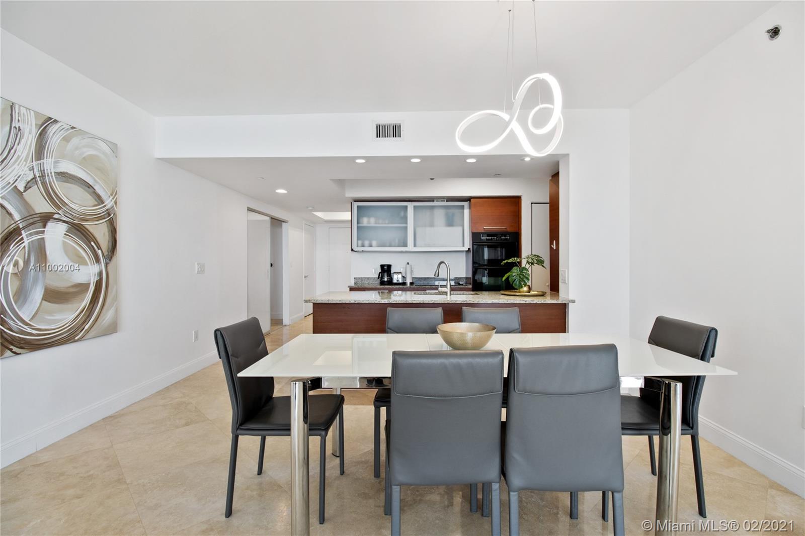 Ver detalles 3104 3 / 3 1675 sq. ft. $ 2021-02-19 0 foto