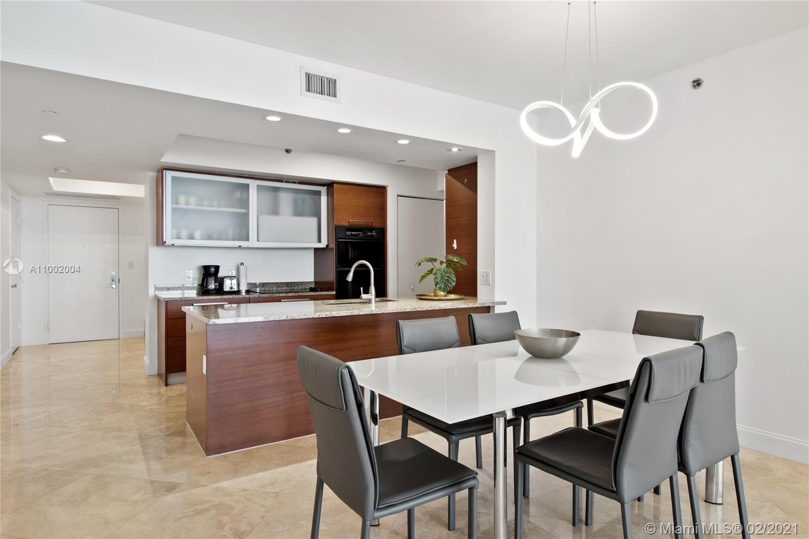 Ver detalles 3104 3 / 3 1675 sq. ft. $ 2021-02-19 0 foto