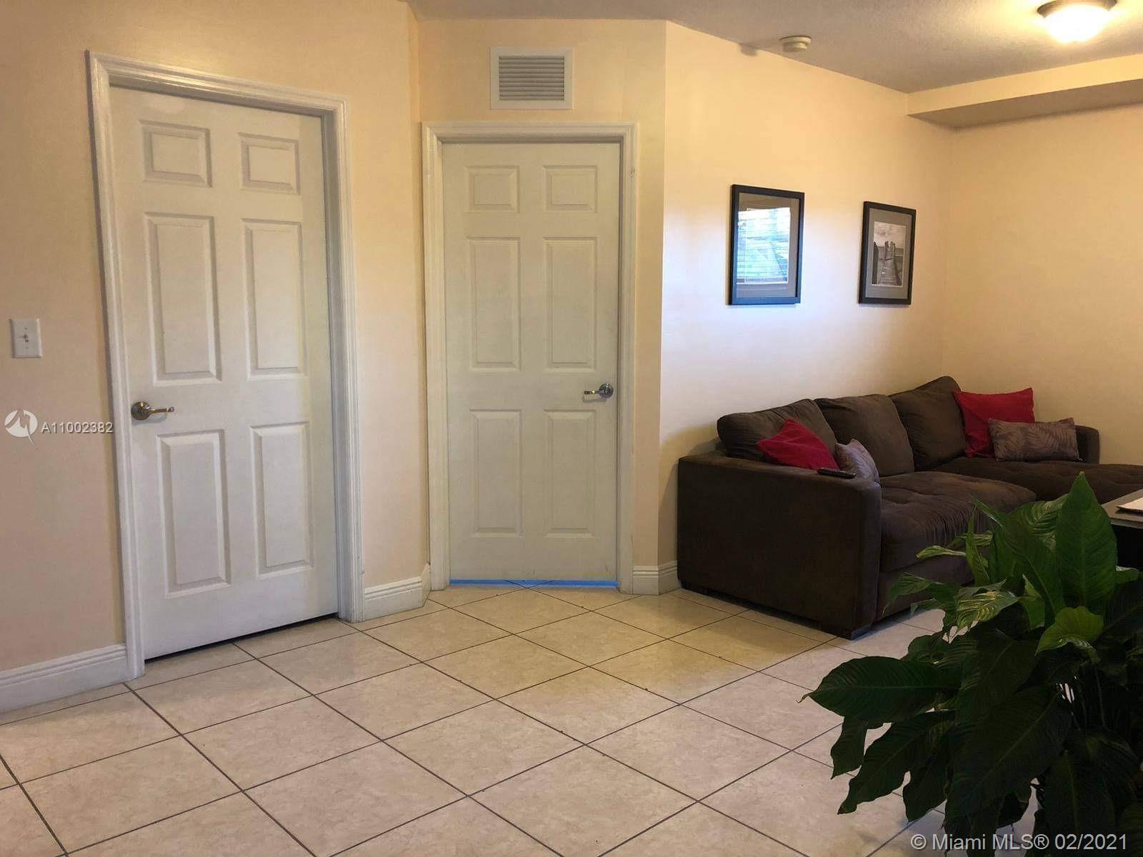 See details / 2580 sq. ft. $ 2021-02-21 0 Photo