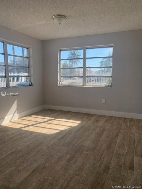 See details / 1590 sq. ft. $ 2021-02-21 0 Photo