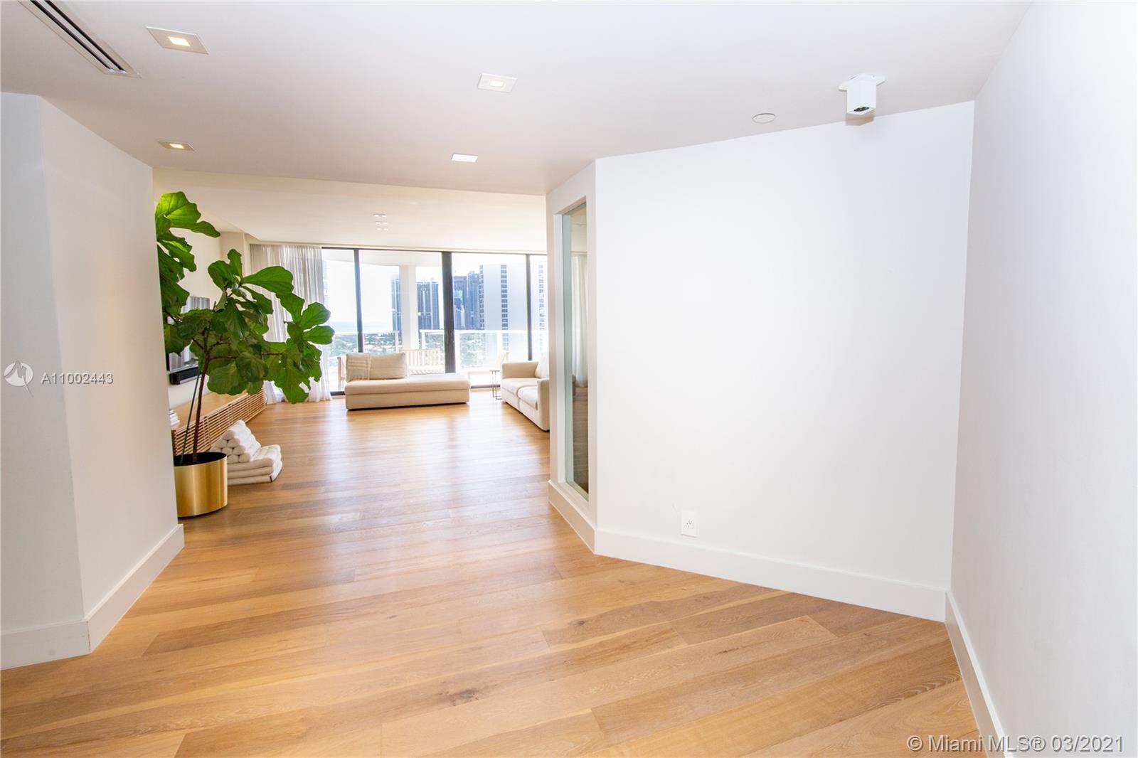 Photo of 19500 Turnberry Way #18E, Aventura, Florida, 33180 -