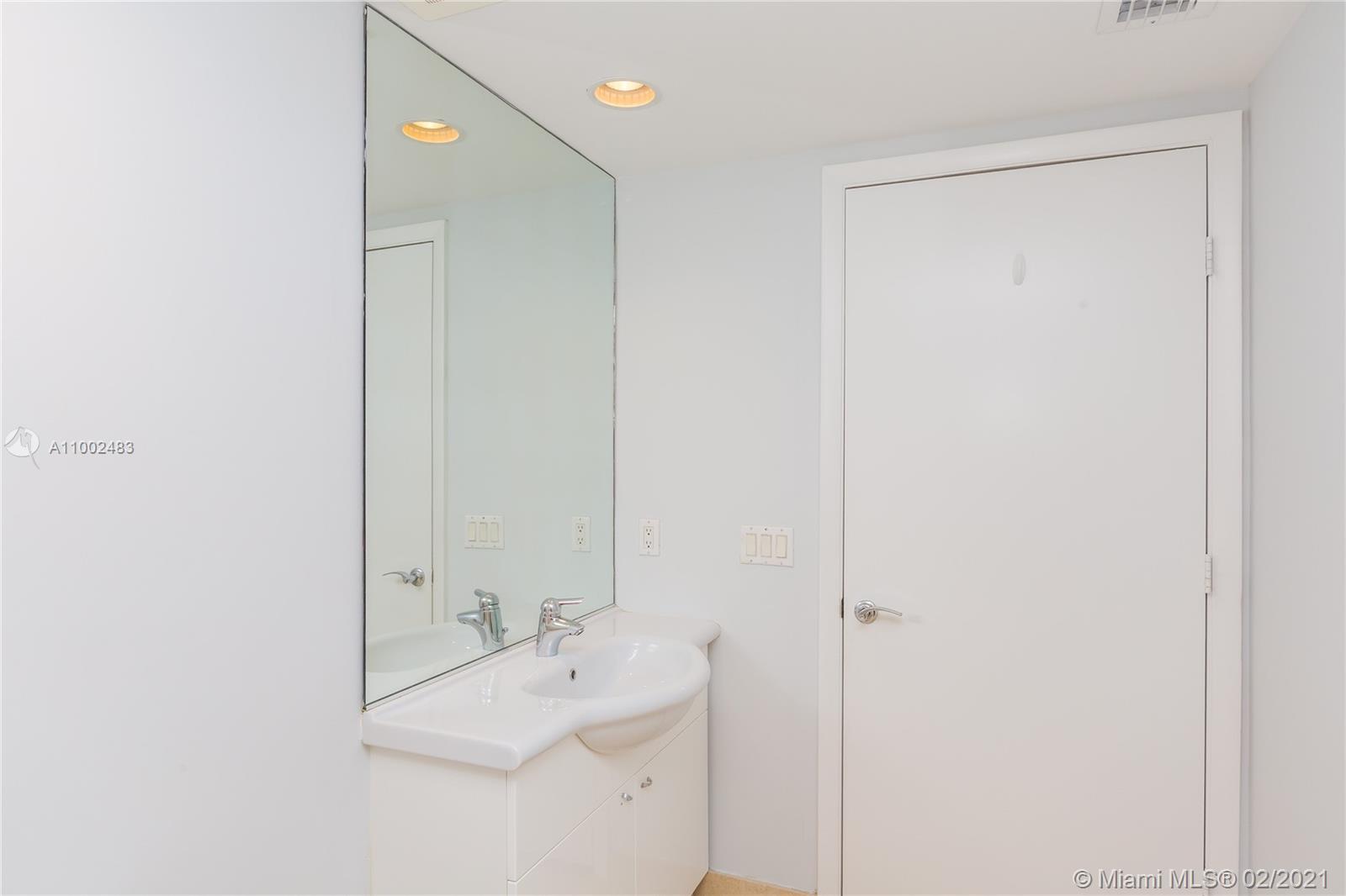See details 1502 3 / 3 1841 sq. ft. $ 2021-02-21 0 Photo