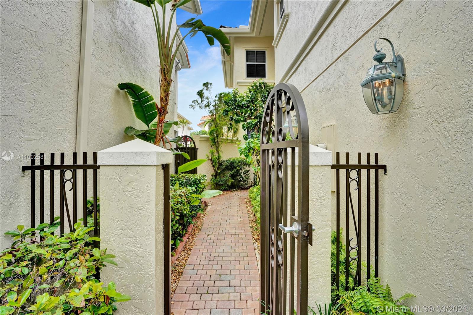 Photo of 1537 Mariner Way, Hollywood, Florida, 33019 -