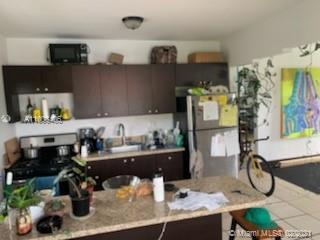 See details / 2877 sq. ft. $ 2021-03-09 0 Photo