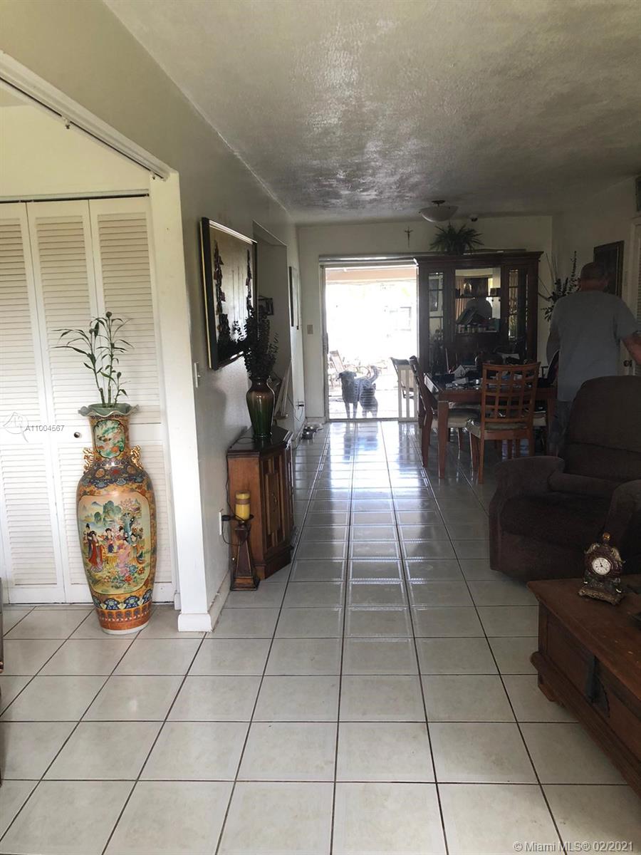 See details / 2030 sq. ft. $ 2021-02-25 0 Photo