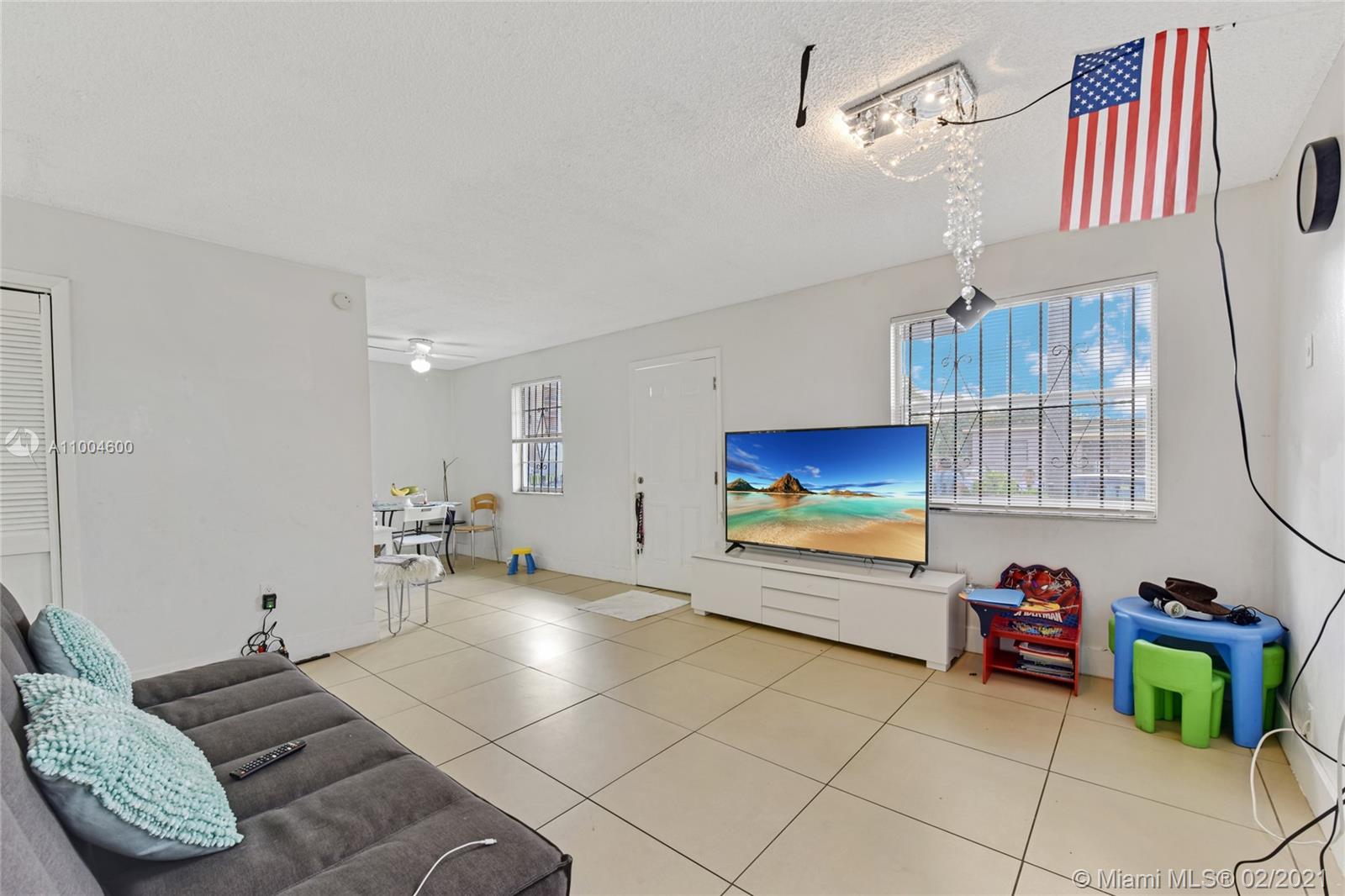 See details / 1500 sq. ft. $ 2021-02-25 0 Photo