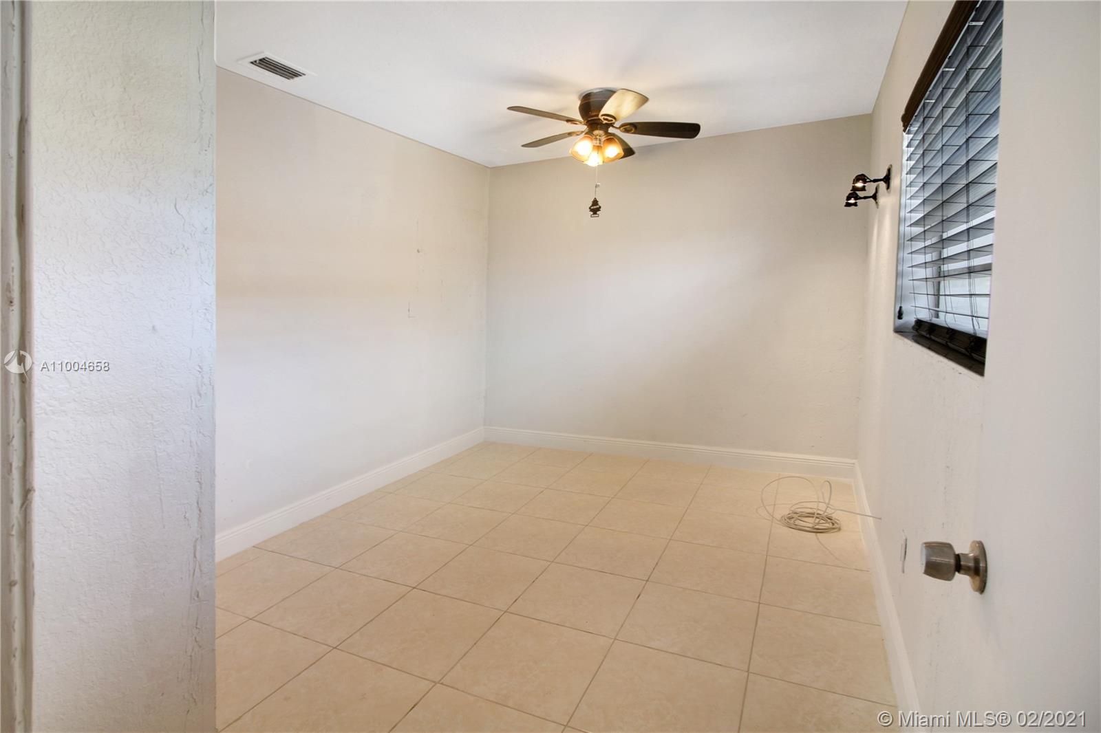 See details / 1112 sq. ft. $ 2021-02-25 0 Photo