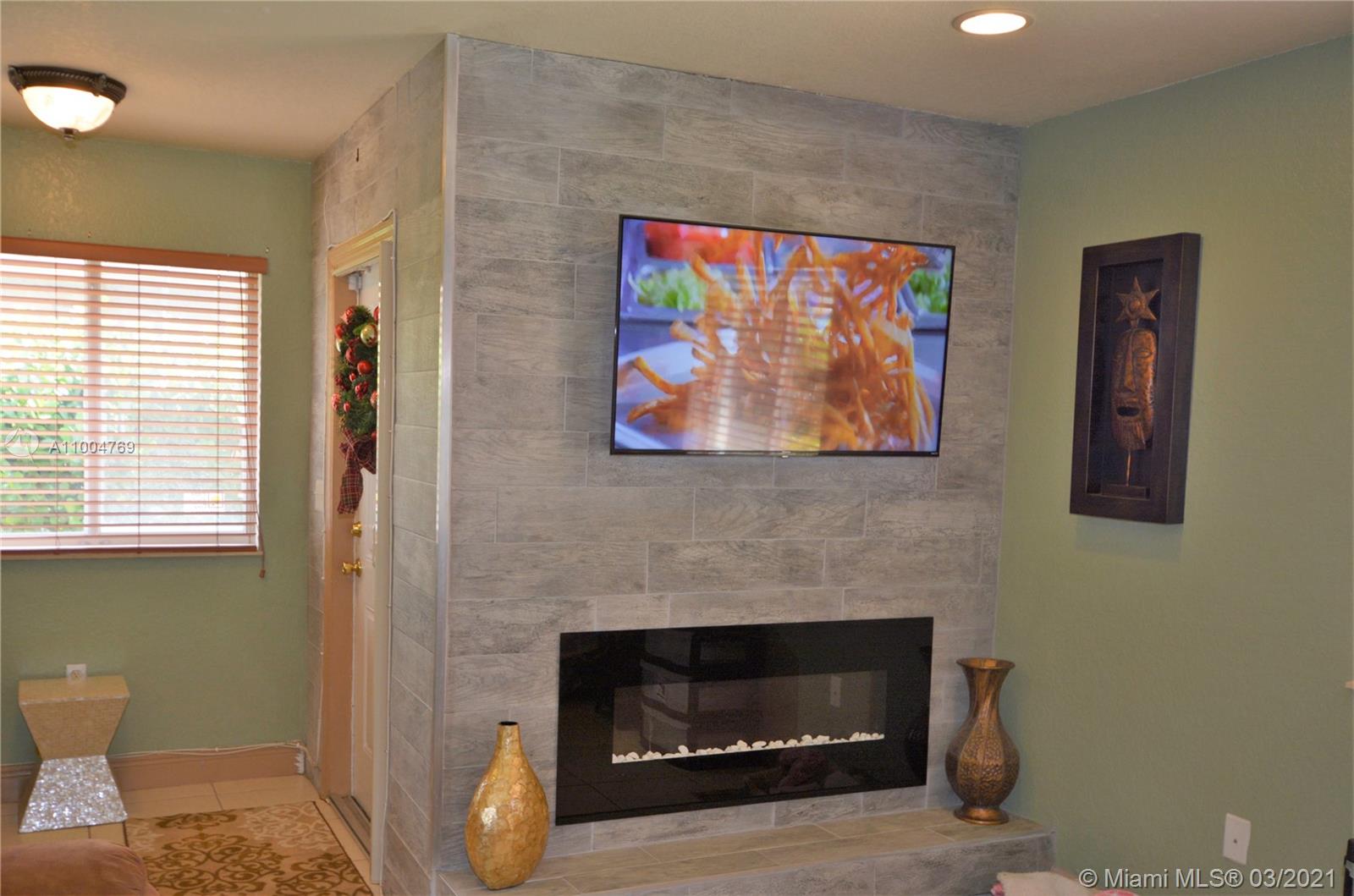 See details / 2383 sq. ft. $ 2021-02-25 0 Photo