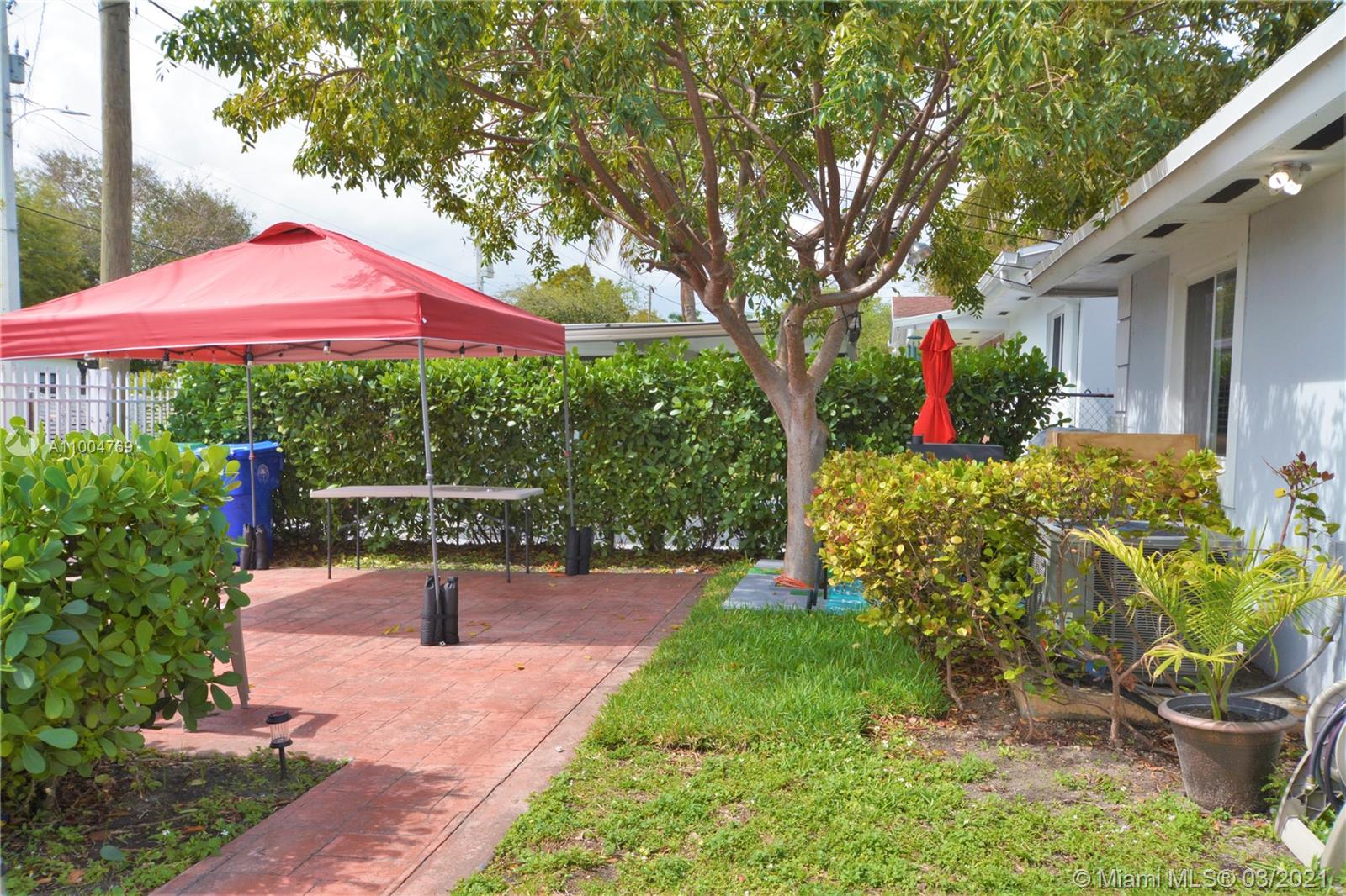 See details / 2383 sq. ft. $ 2021-02-25 0 Photo