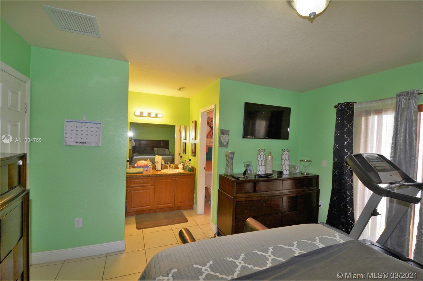 See details / 2383 sq. ft. $ 2021-02-25 0 Photo