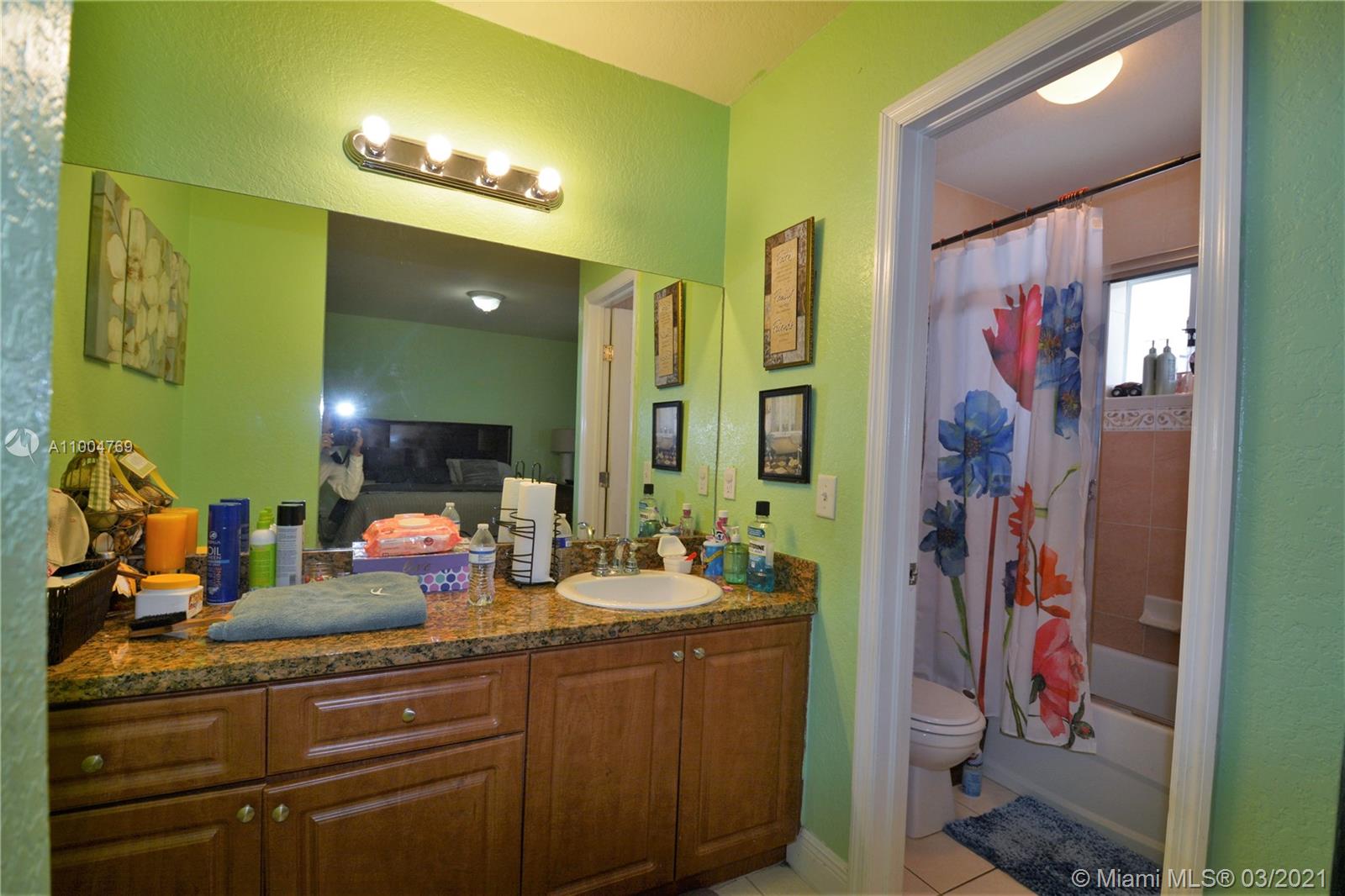 See details / 2383 sq. ft. $ 2021-02-25 0 Photo