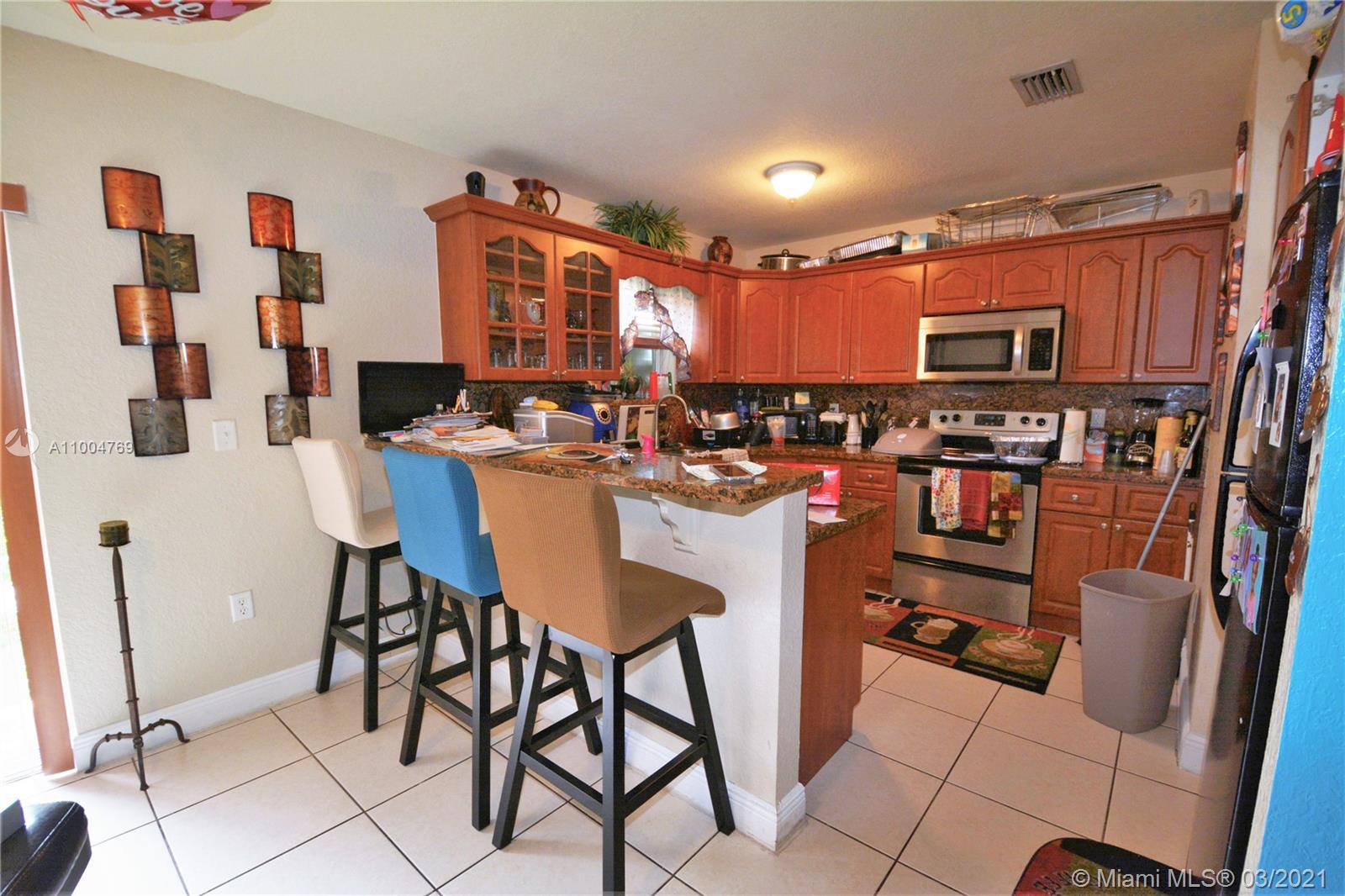 See details / 2383 sq. ft. $ 2021-02-25 0 Photo