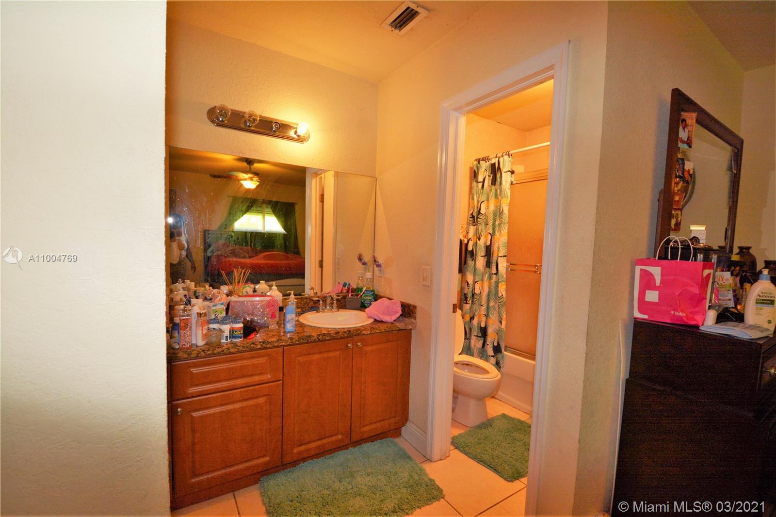 See details / 2383 sq. ft. $ 2021-02-25 0 Photo