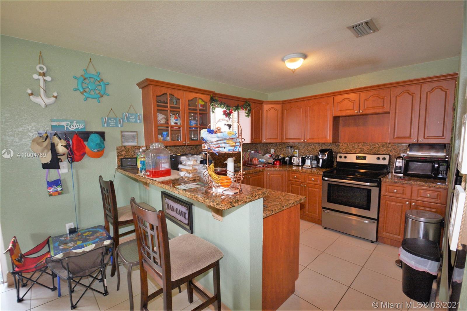 See details / 2383 sq. ft. $ 2021-02-25 0 Photo
