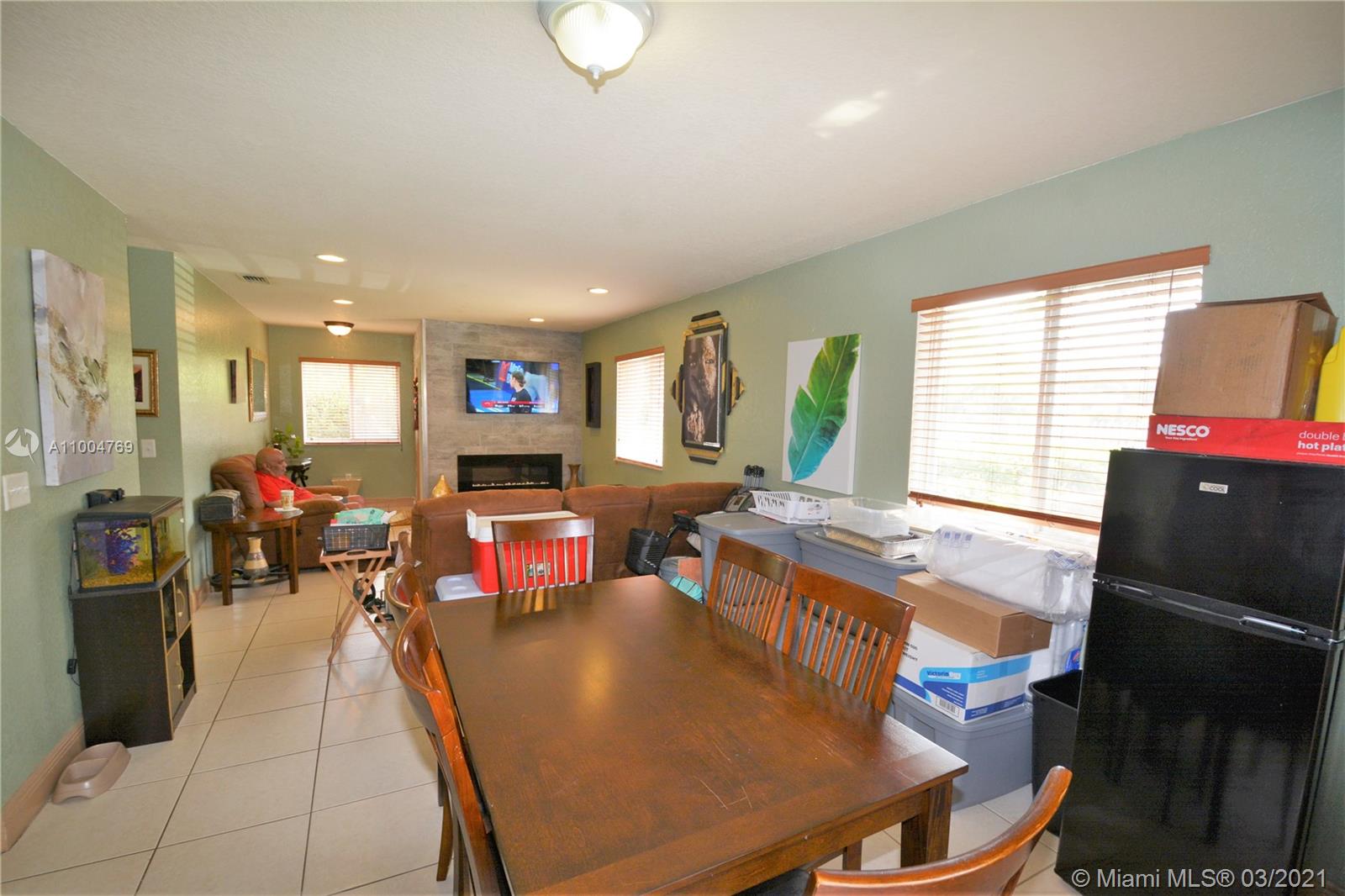 See details / 2383 sq. ft. $ 2021-02-25 0 Photo