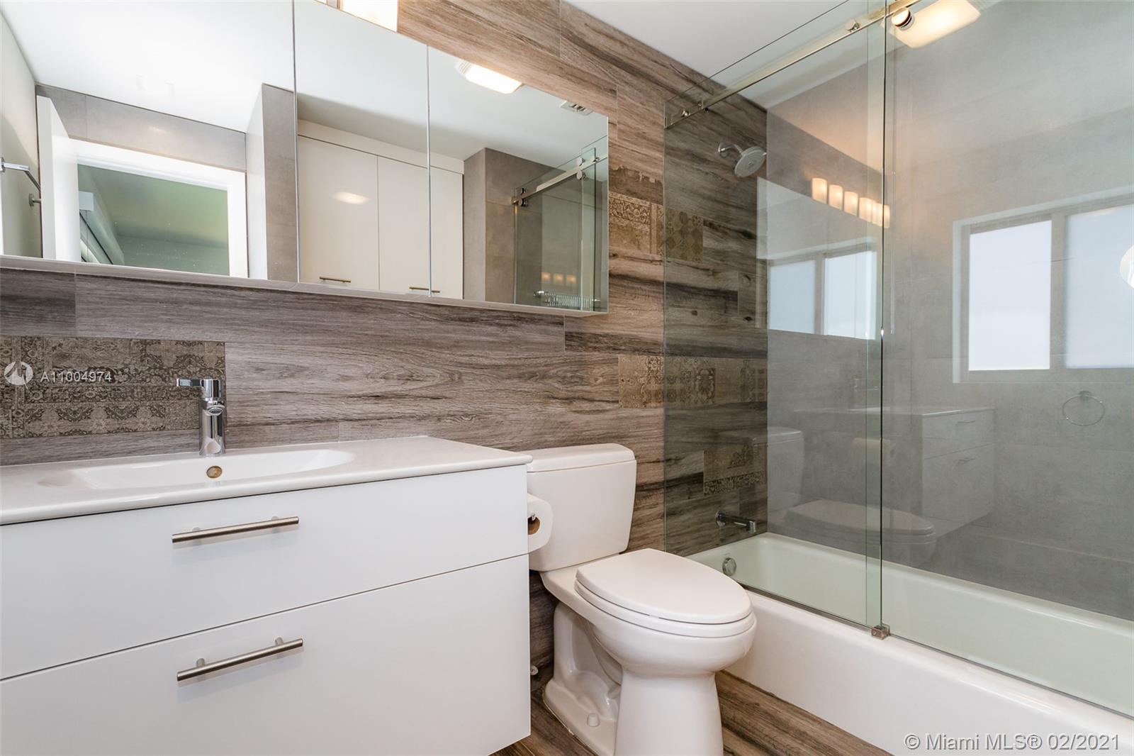 See details / 6100 sq. ft. $ 2021-02-26 0 Photo