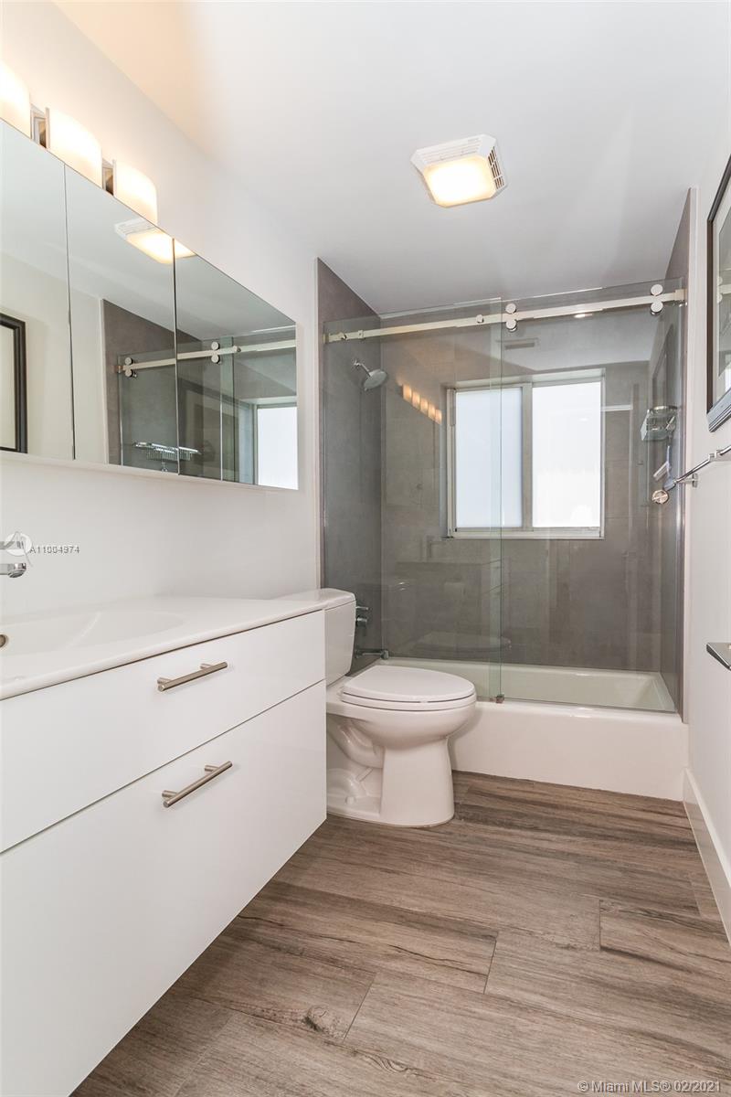 See details / 6100 sq. ft. $ 2021-02-26 0 Photo