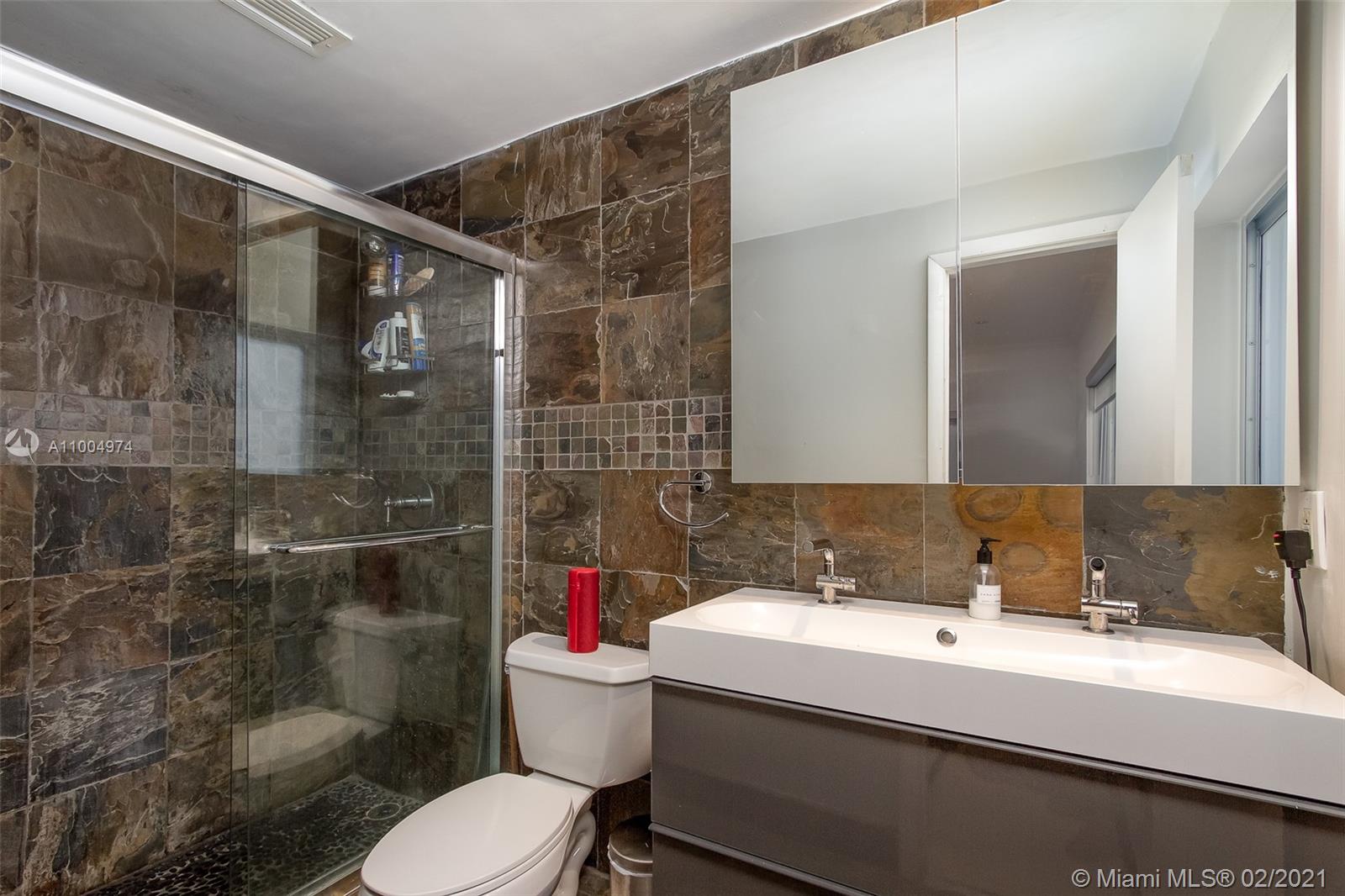 See details / 6100 sq. ft. $ 2021-02-26 0 Photo