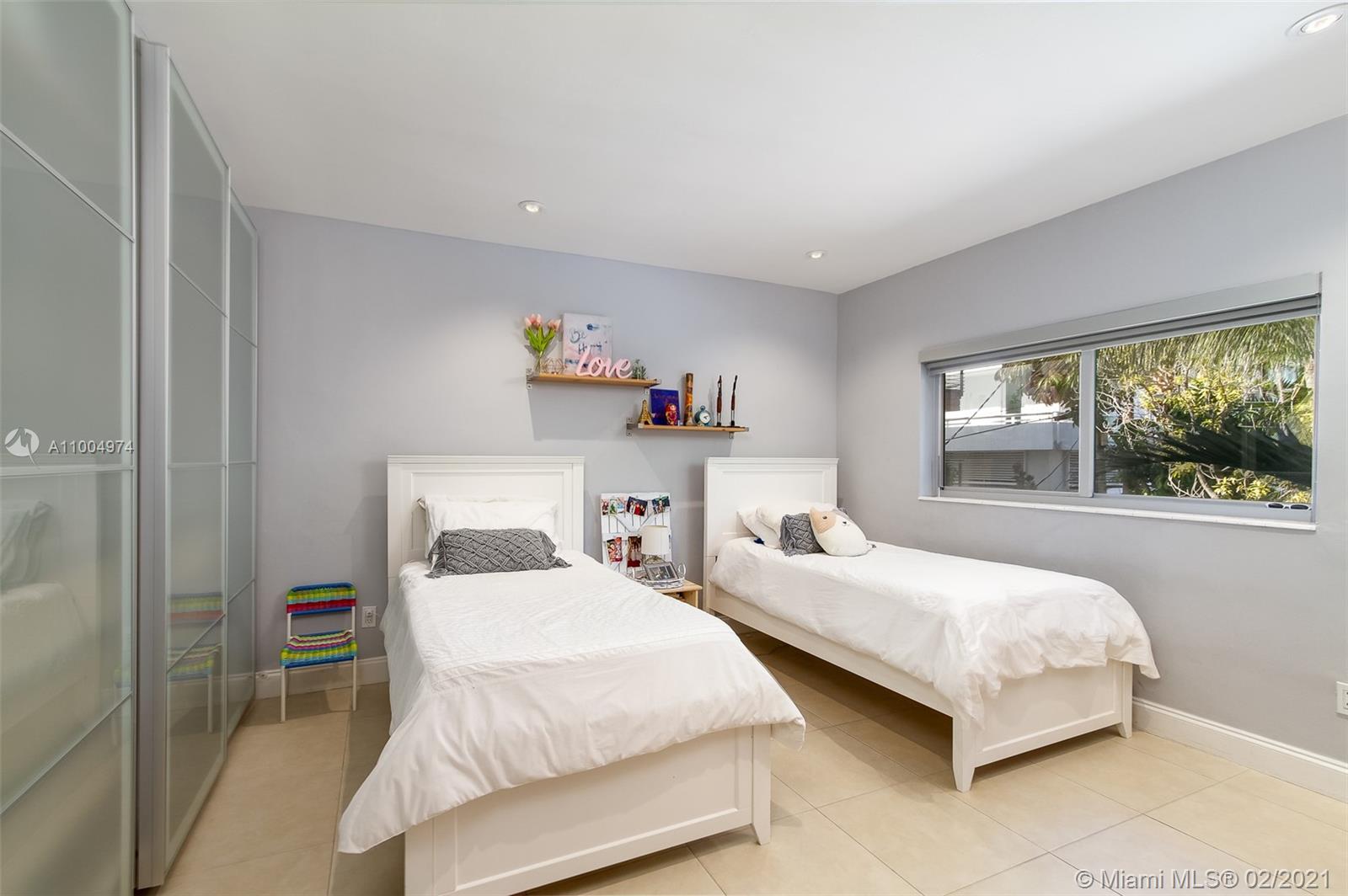 See details / 6100 sq. ft. $ 2021-02-26 0 Photo