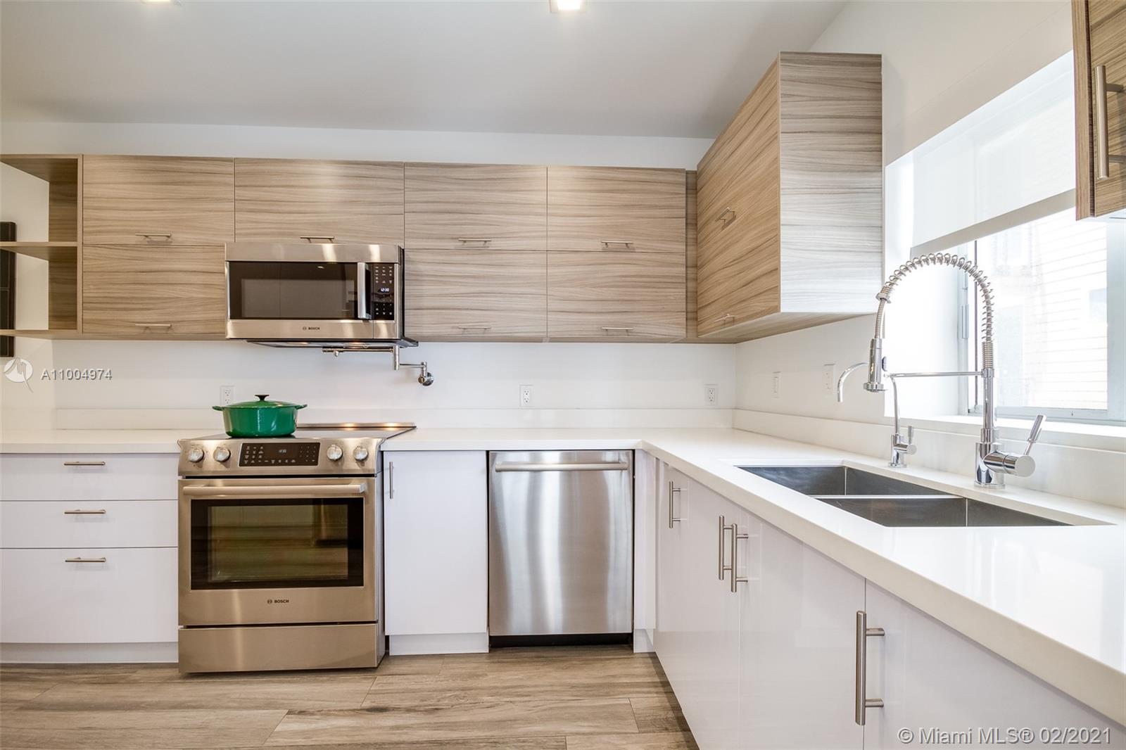 See details / 6100 sq. ft. $ 2021-02-26 0 Photo