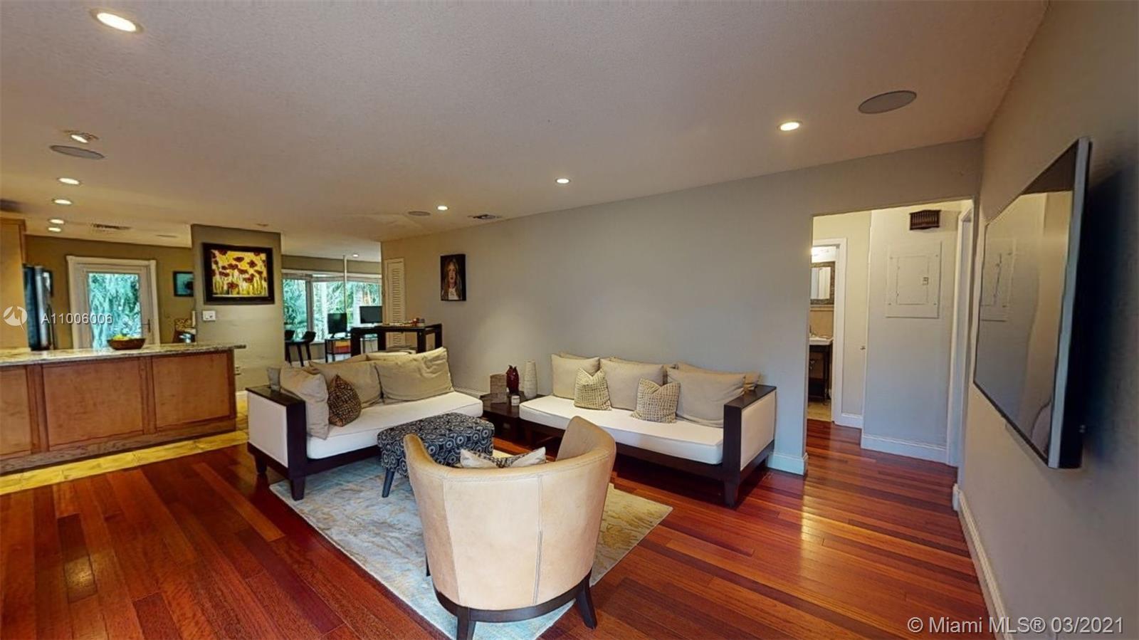 See details / 2046 sq. ft. $ 2021-03-01 0 Photo