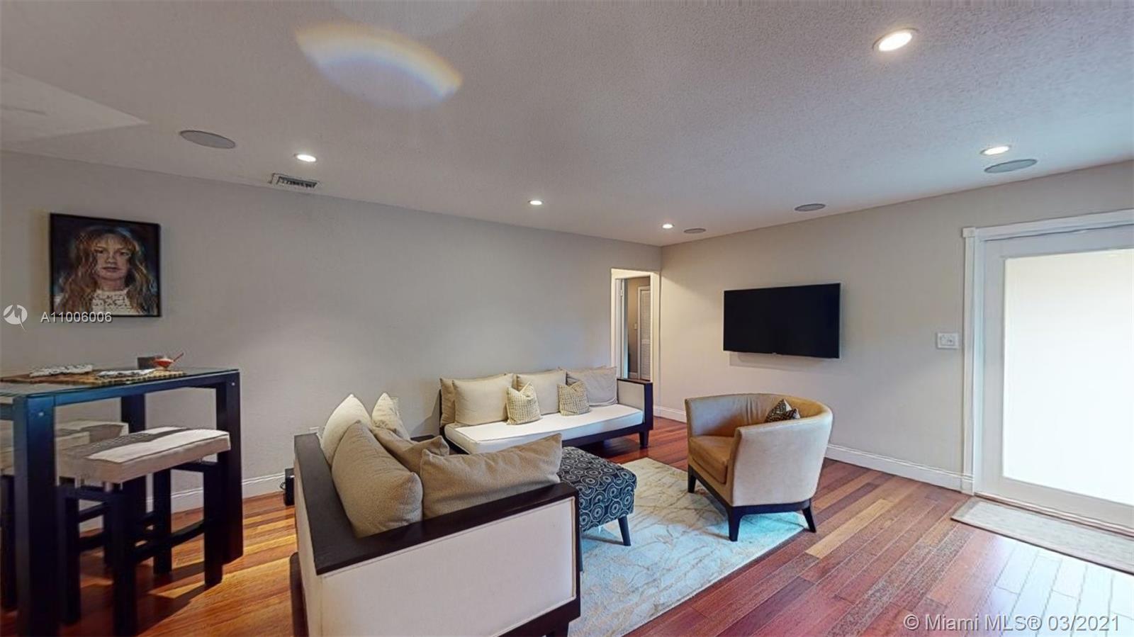 See details / 2046 sq. ft. $ 2021-03-01 0 Photo
