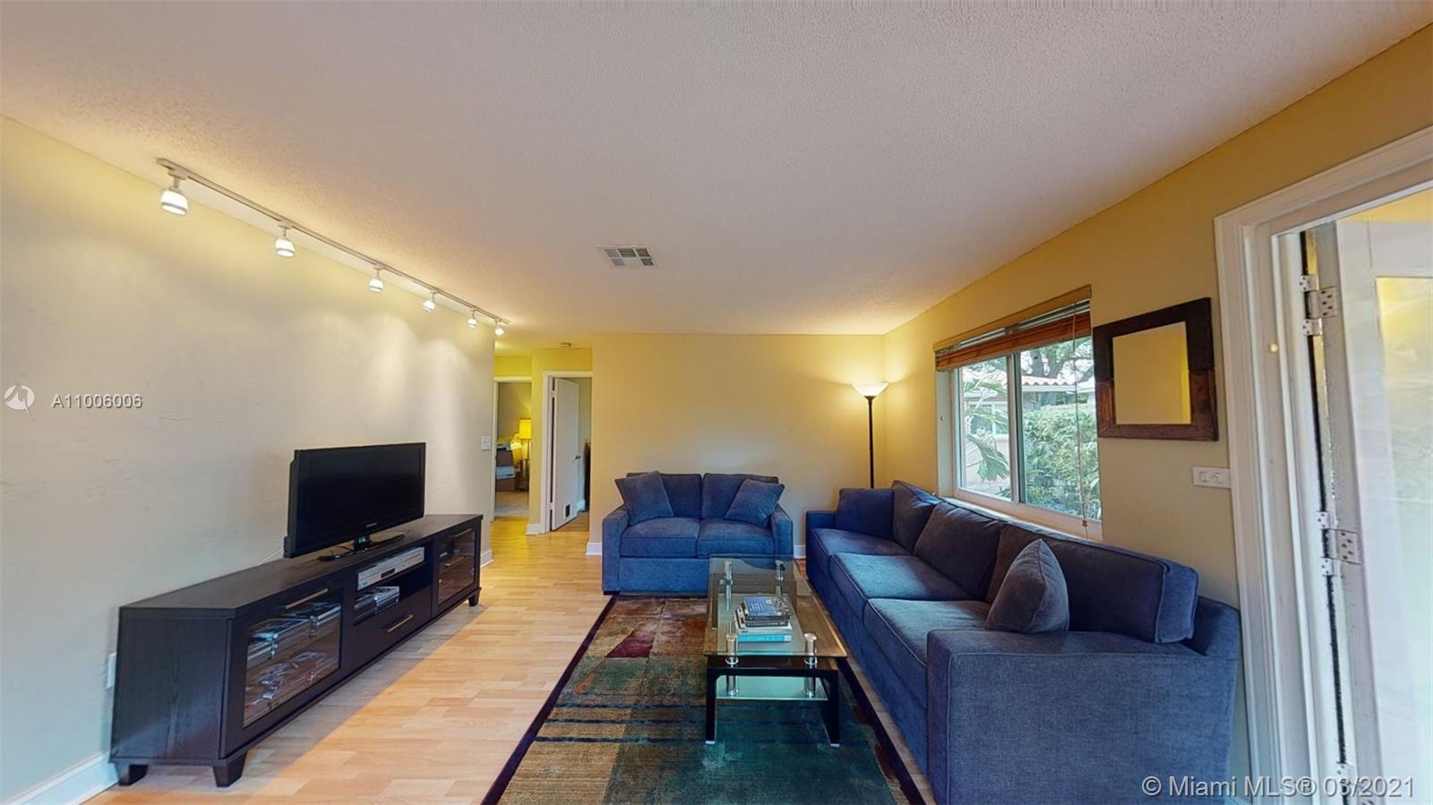 See details / 2046 sq. ft. $ 2021-03-01 0 Photo