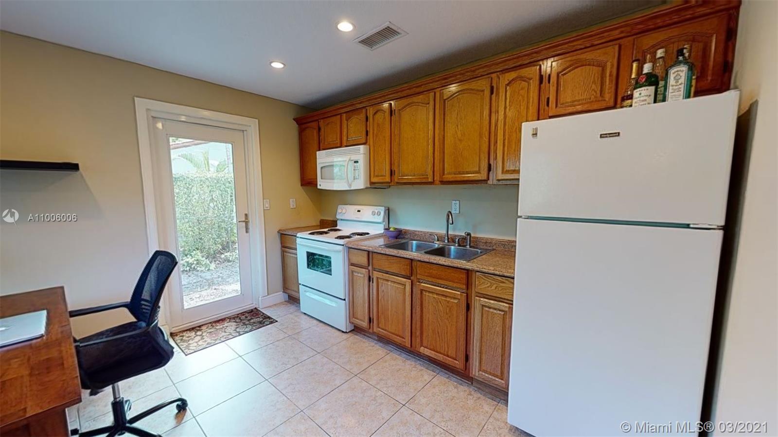 See details / 2046 sq. ft. $ 2021-03-01 0 Photo