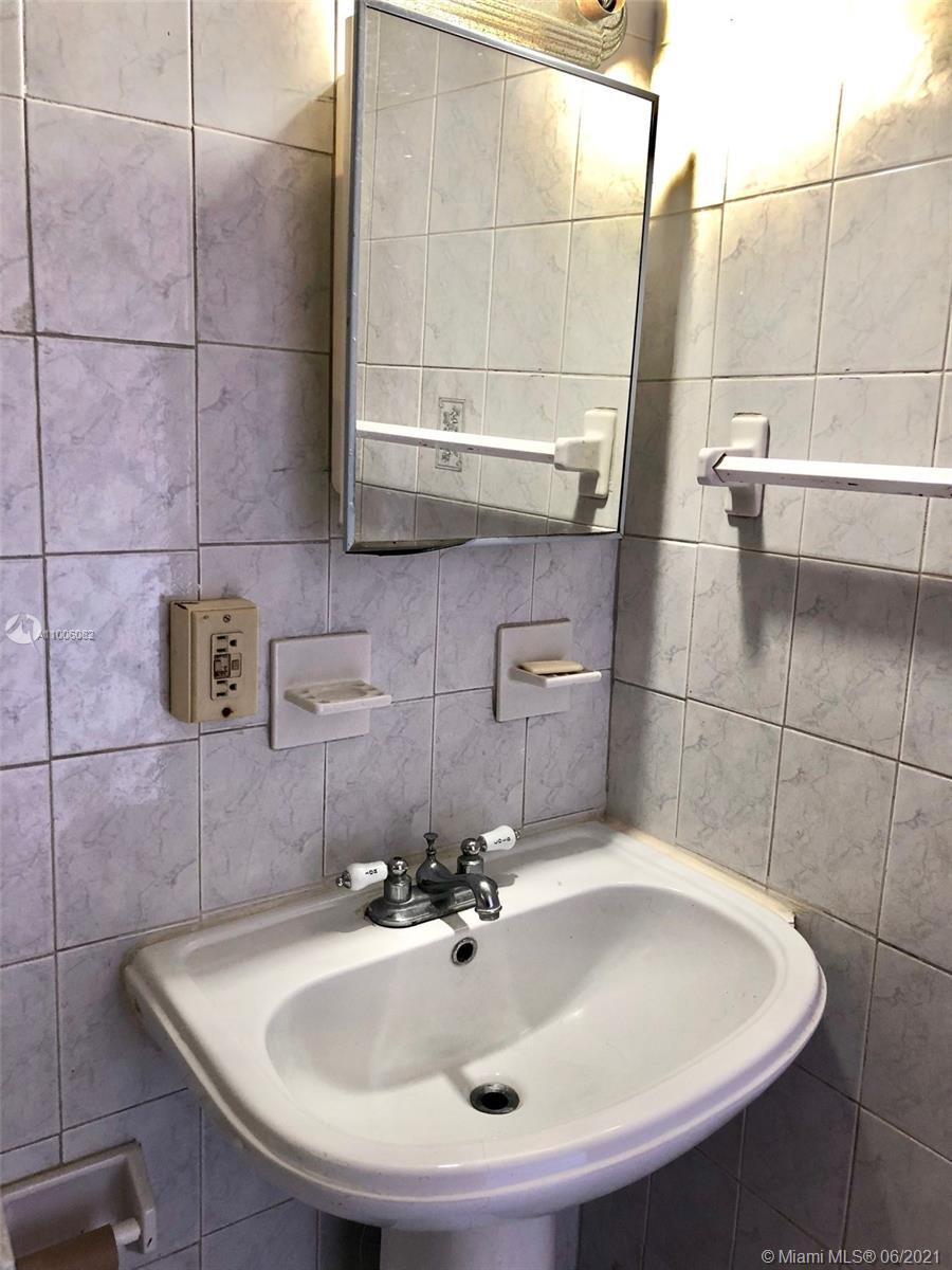 See details / 1416 sq. ft. $ 2021-03-01 0 Photo
