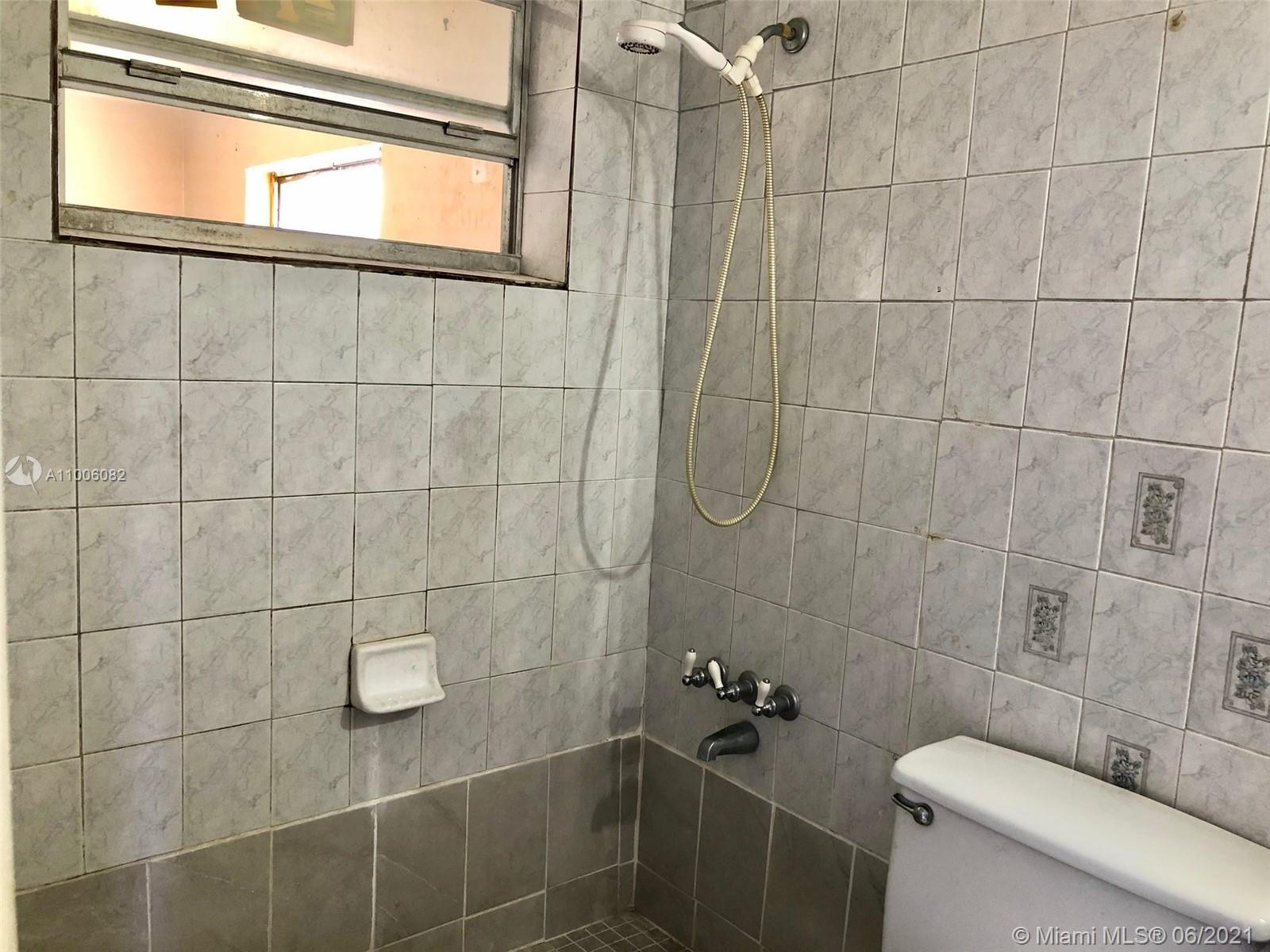 See details / 1416 sq. ft. $ 2021-03-01 0 Photo