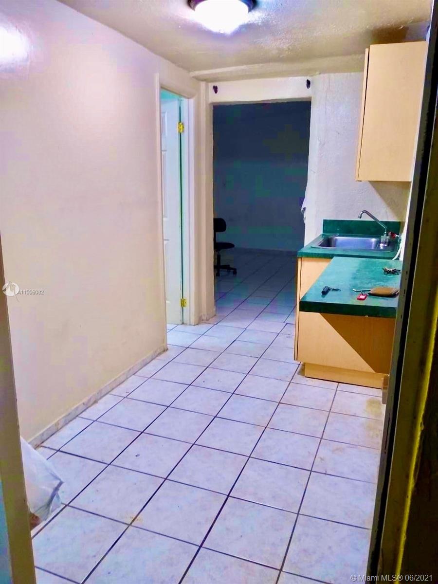 See details / 1416 sq. ft. $ 2021-03-01 0 Photo