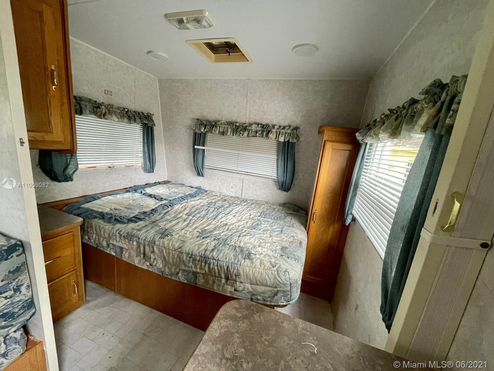 See details / 1416 sq. ft. $ 2021-03-01 0 Photo
