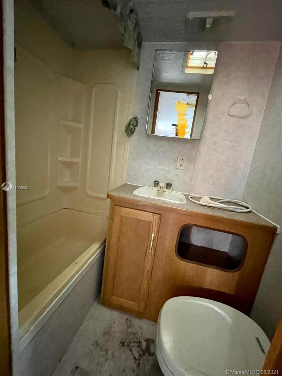 See details / 1416 sq. ft. $ 2021-03-01 0 Photo