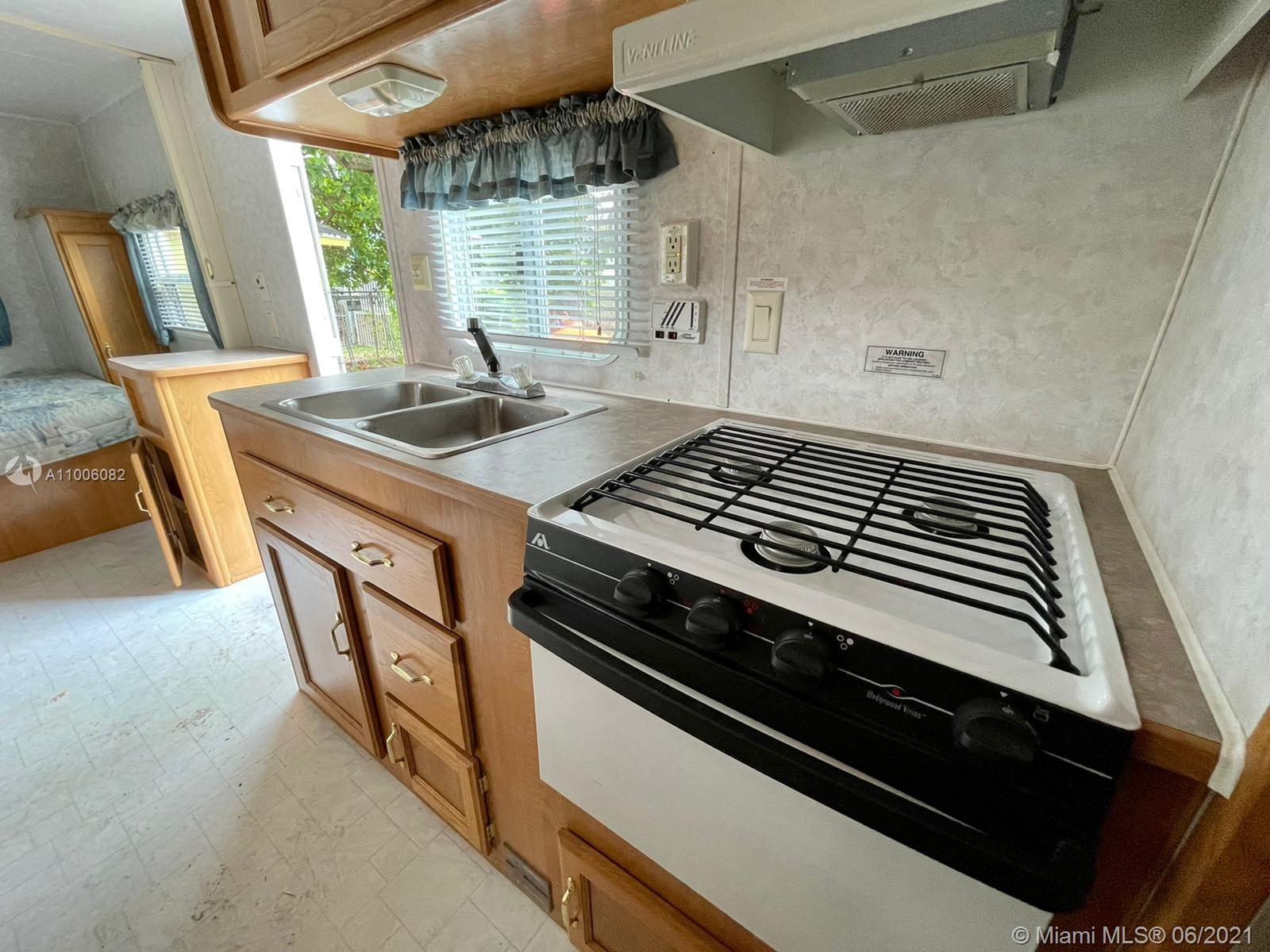 See details / 1416 sq. ft. $ 2021-03-01 0 Photo